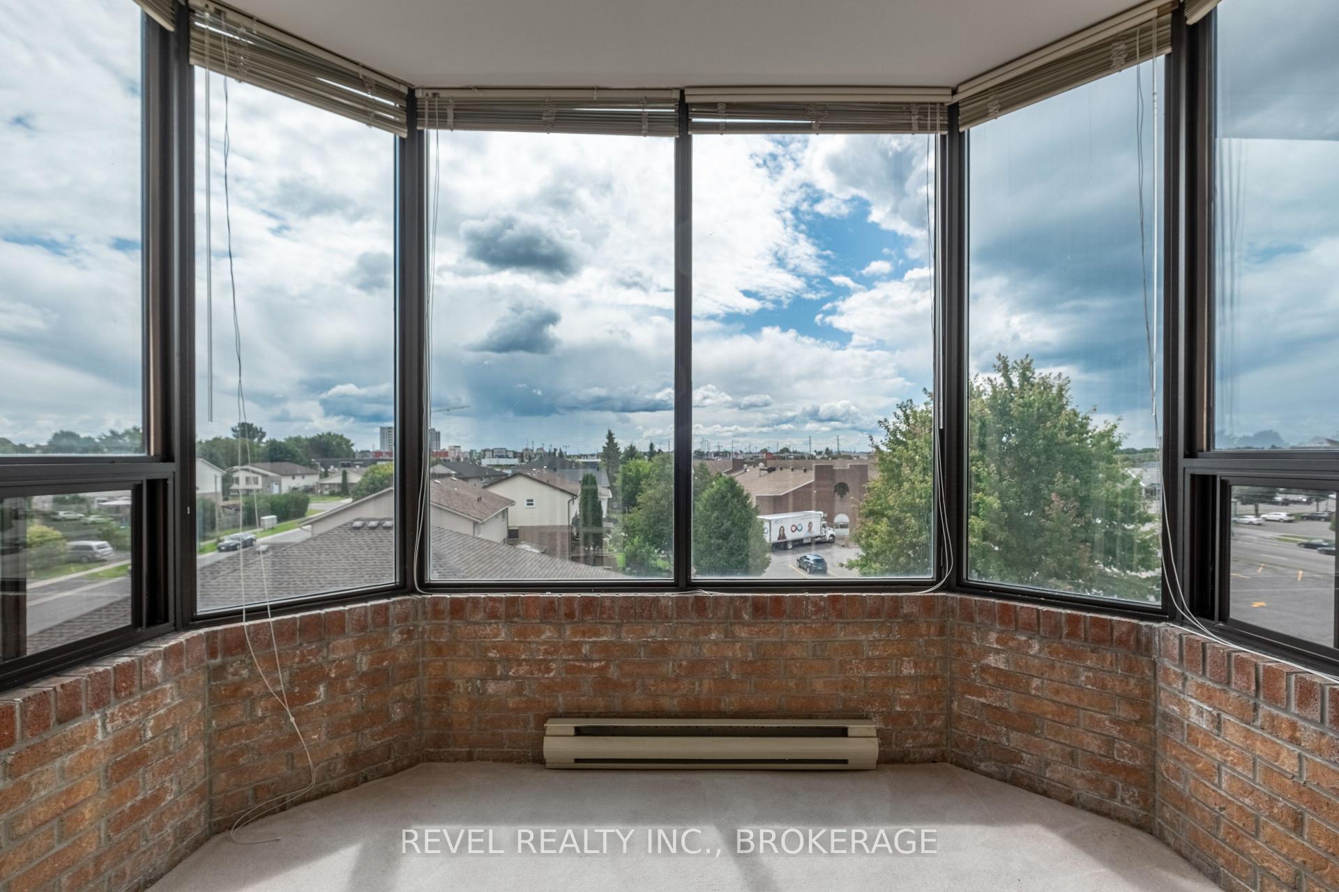 Photo 18 of Unit 402, 649 Davis Drive, Kingston, East Gardiners Rd — HOMEH