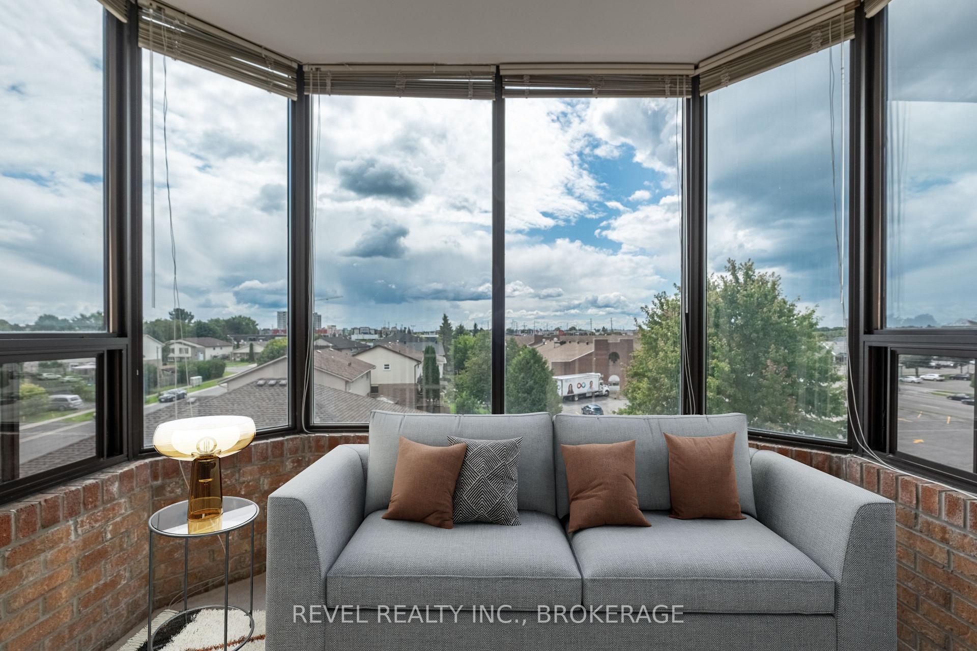 Photo 19 of Unit 402, 649 Davis Drive, Kingston, East Gardiners Rd — HOMEH