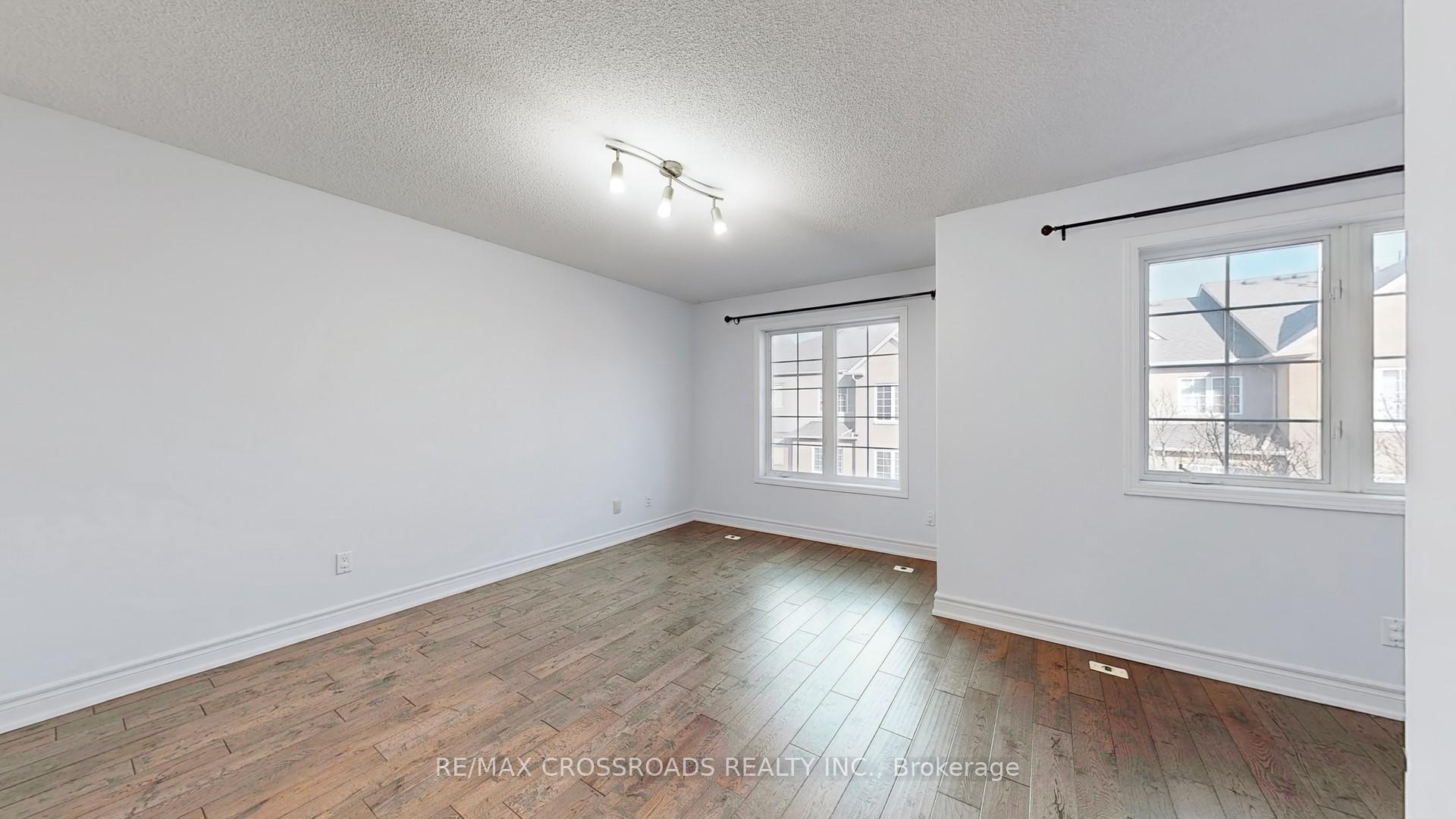 Photo 14 of Unit 9, 2 Cox Boulevard, Markham, Unionville — HOMEH