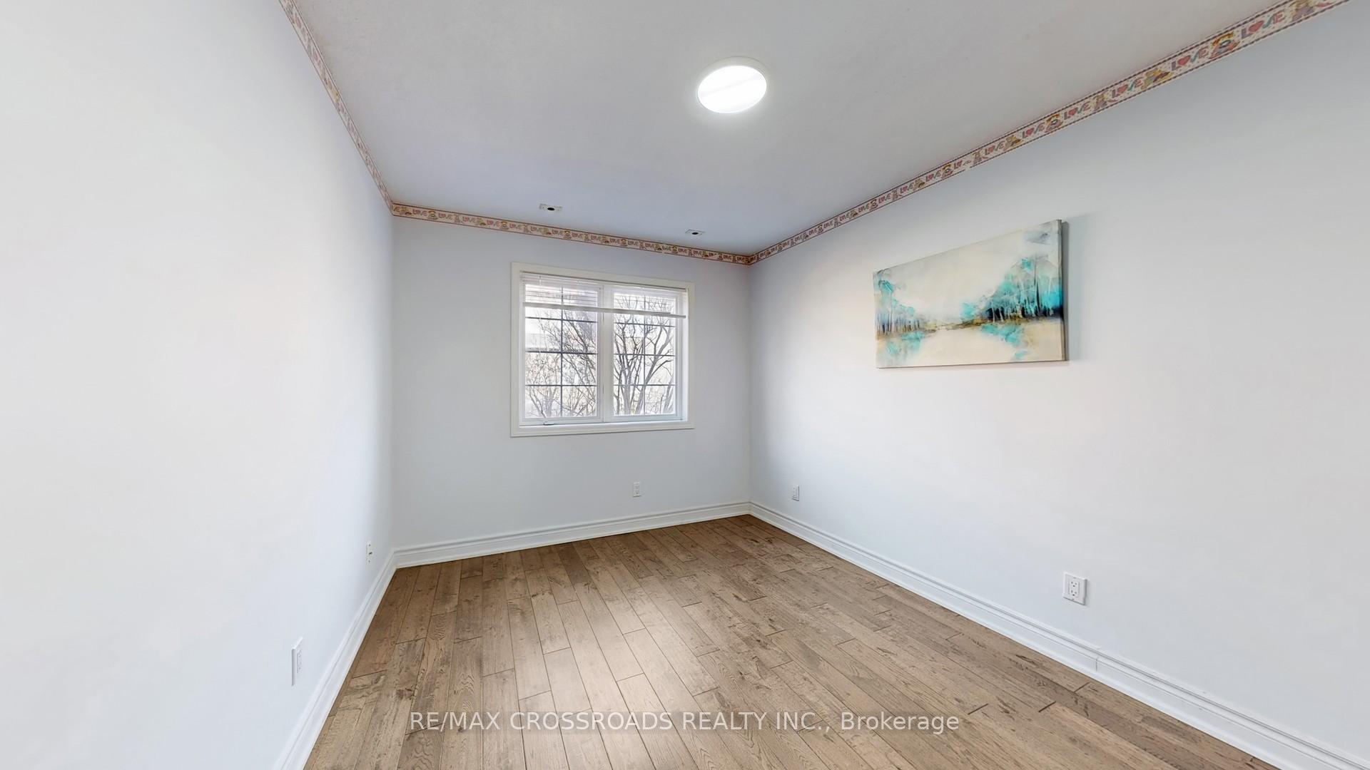 Photo 16 of Unit 9, 2 Cox Boulevard, Markham, Unionville — HOMEH