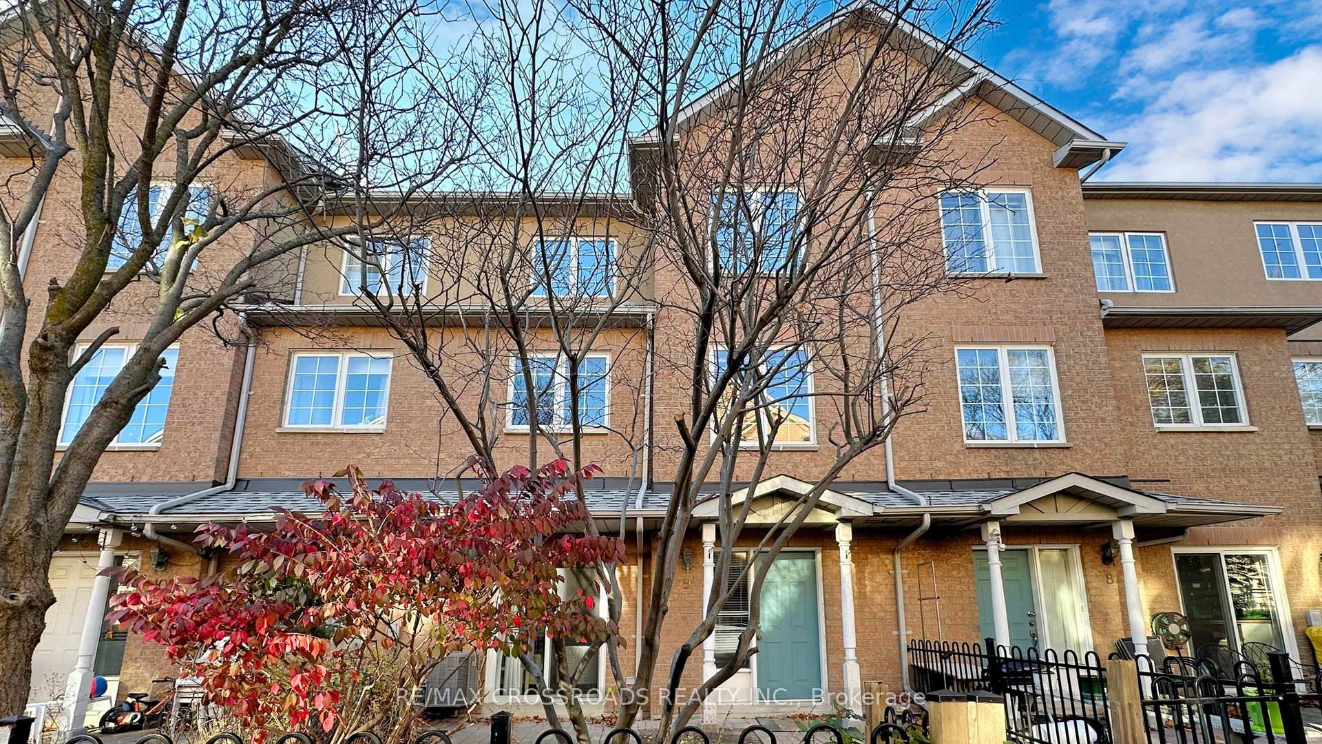 Photo 2 of Unit 9, 2 Cox Boulevard, Markham, Unionville — HOMEH