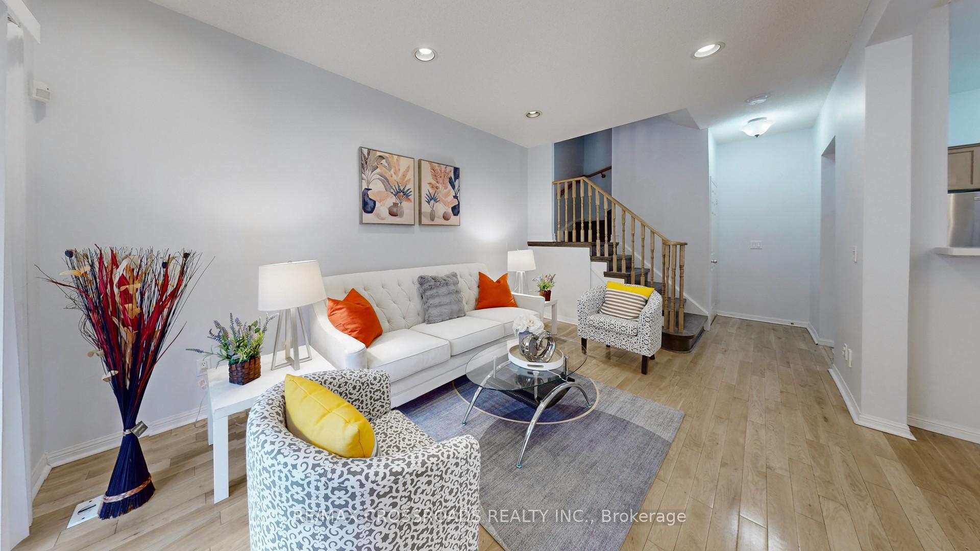 Photo 22 of Unit 9, 2 Cox Boulevard, Markham, Unionville — HOMEH