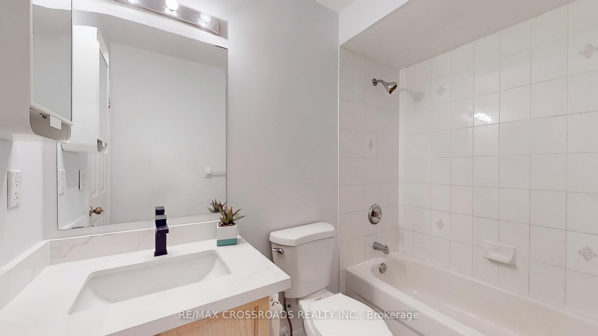 Photo 37 of Unit 9, 2 Cox Boulevard, Markham, Unionville — HOMEH