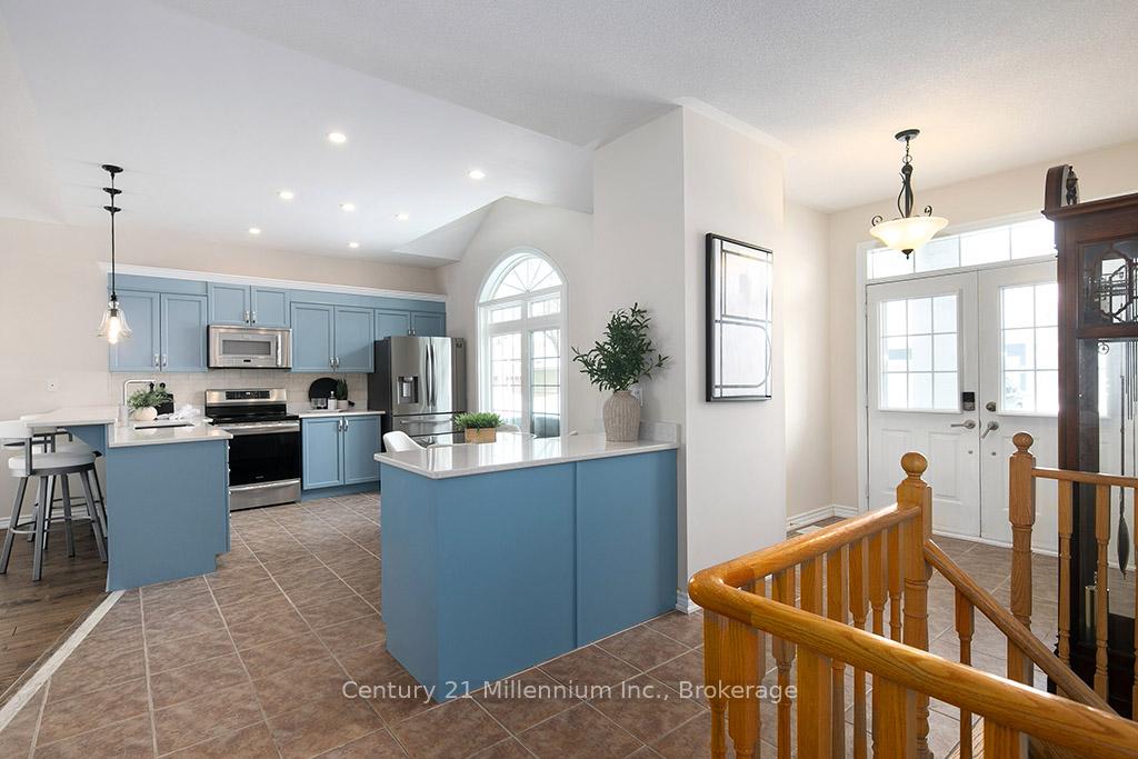 Photo 7 of 20 Surfside Crescent, Collingwood — HOMEH