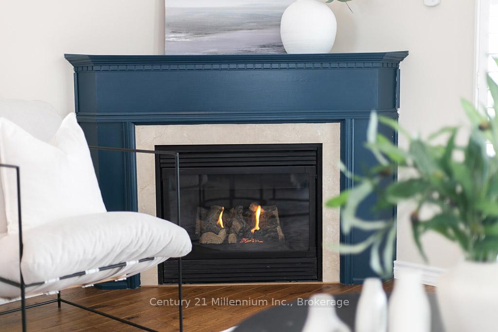 Photo 13 of 20 Surfside Crescent, Collingwood — HOMEH