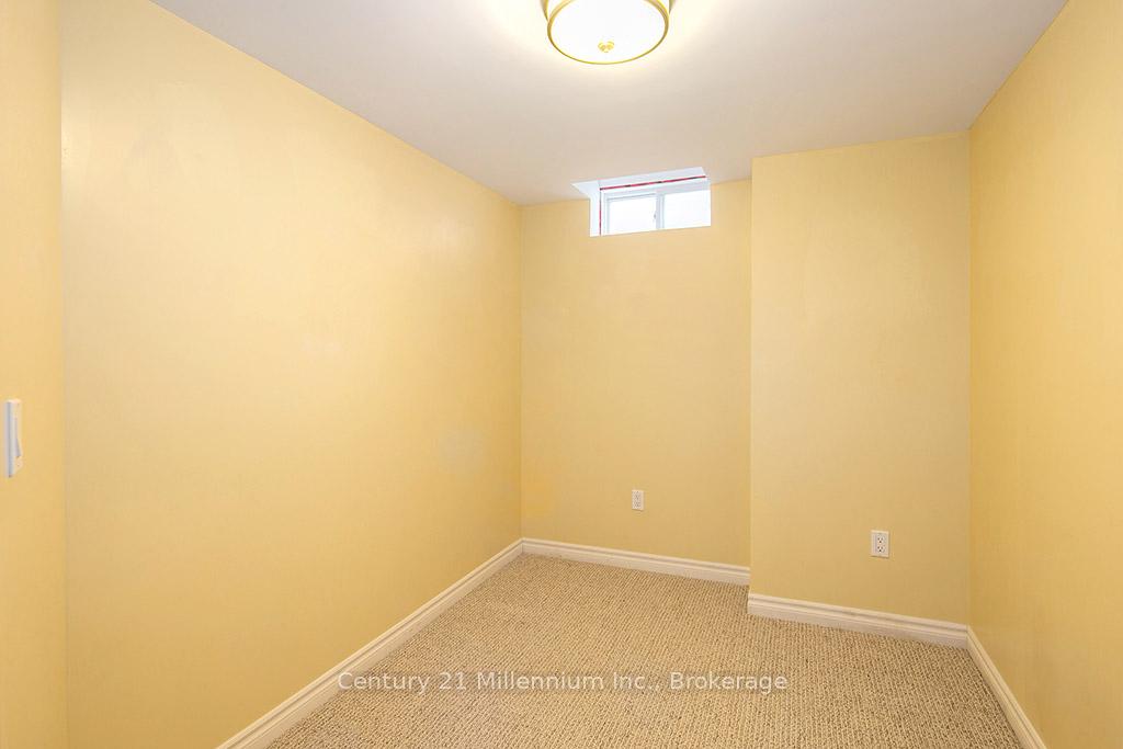 Photo 33 of 20 Surfside Crescent, Collingwood — HOMEH