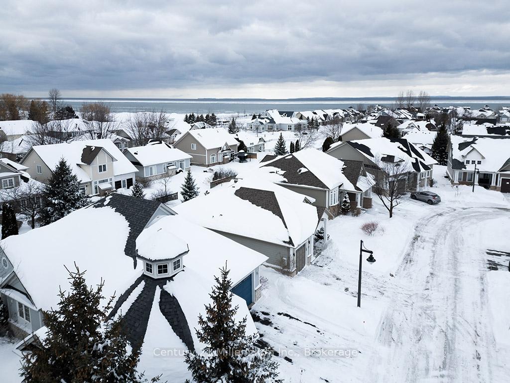 Photo 35 of 20 Surfside Crescent, Collingwood — HOMEH