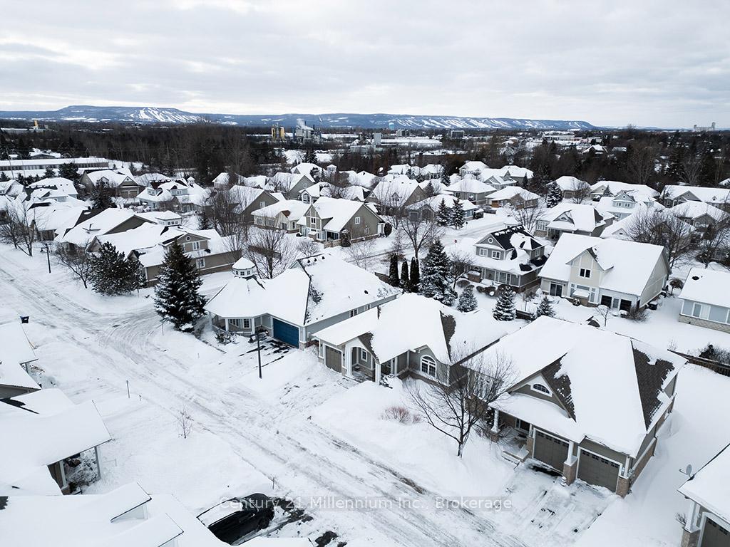 Photo 36 of 20 Surfside Crescent, Collingwood — HOMEH