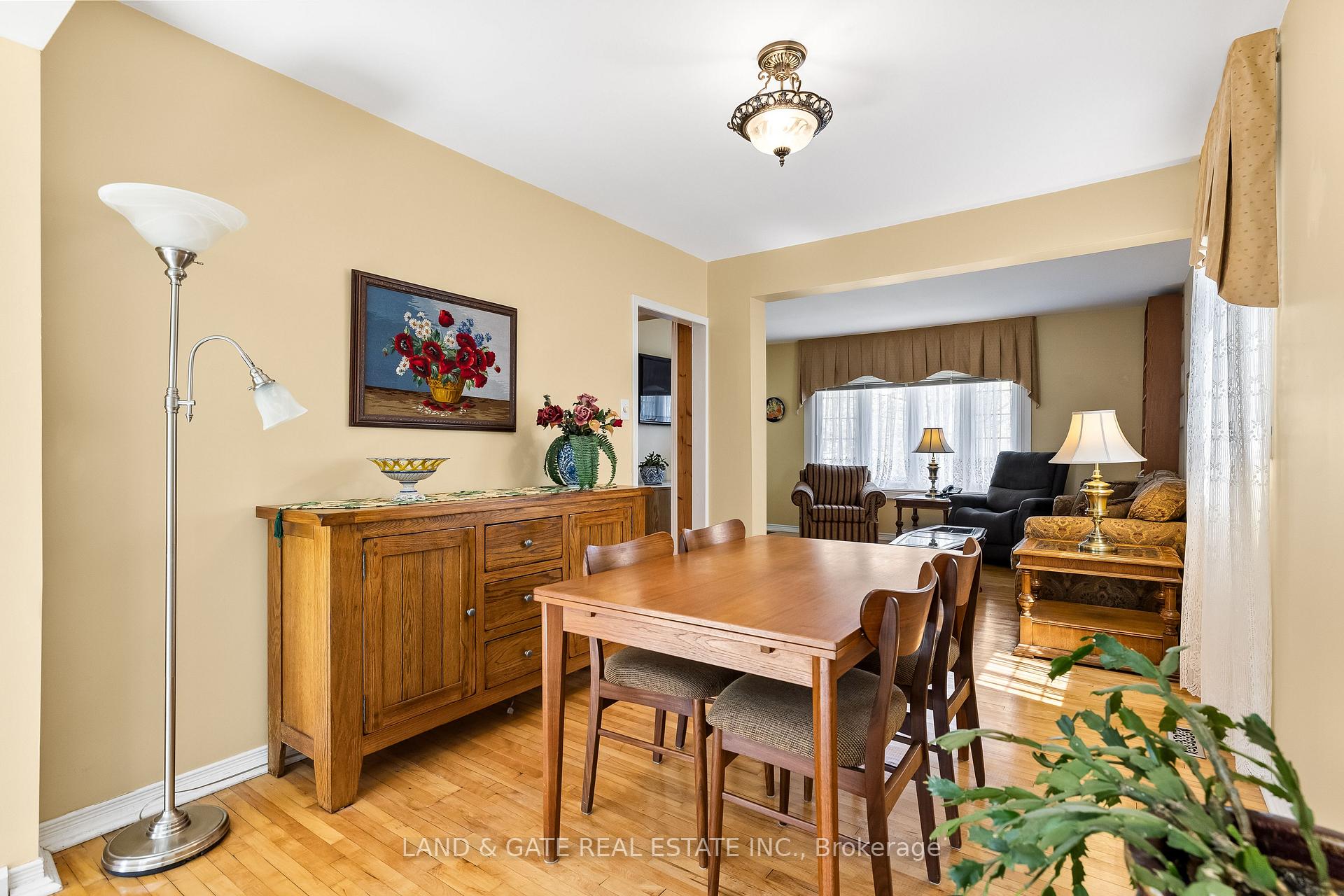 Photo 9 of 98 Admiral Road, Ajax, South East — HOMEH