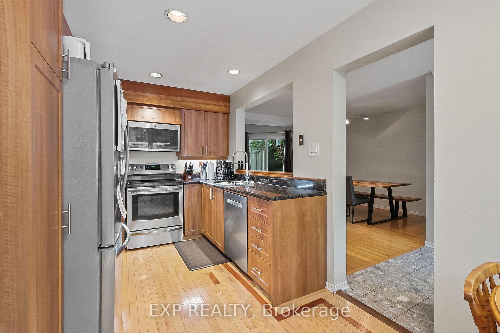 Photo 9 of 489 Sunnyside Avenue, Ottawa, Old Ottawa South — HOMEH