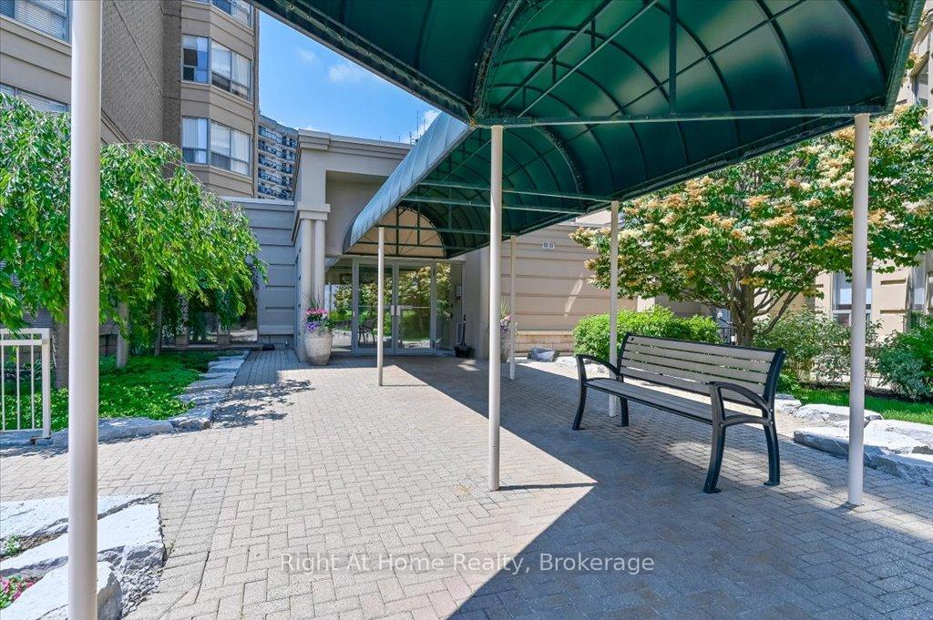 Photo 4 of Unit 109, 2075 Amherst Heights Drive, Burlington, Brant Hills — HOMEH