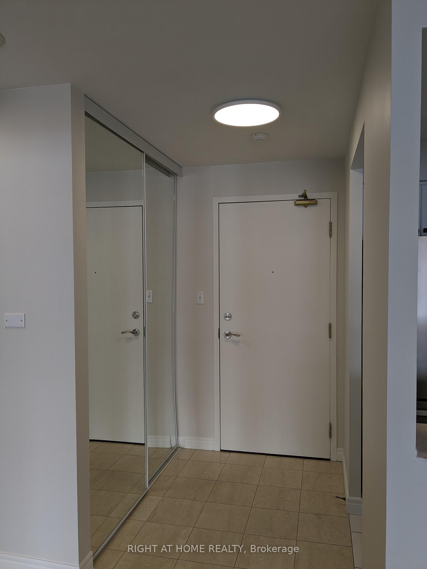 Photo 5 of Unit #206, 399 South Park Road, Markham, Commerce Valley — HOMEH