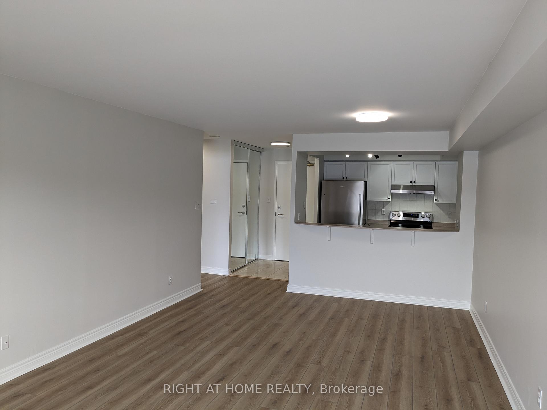 Photo 8 of Unit #206, 399 South Park Road, Markham, Commerce Valley — HOMEH