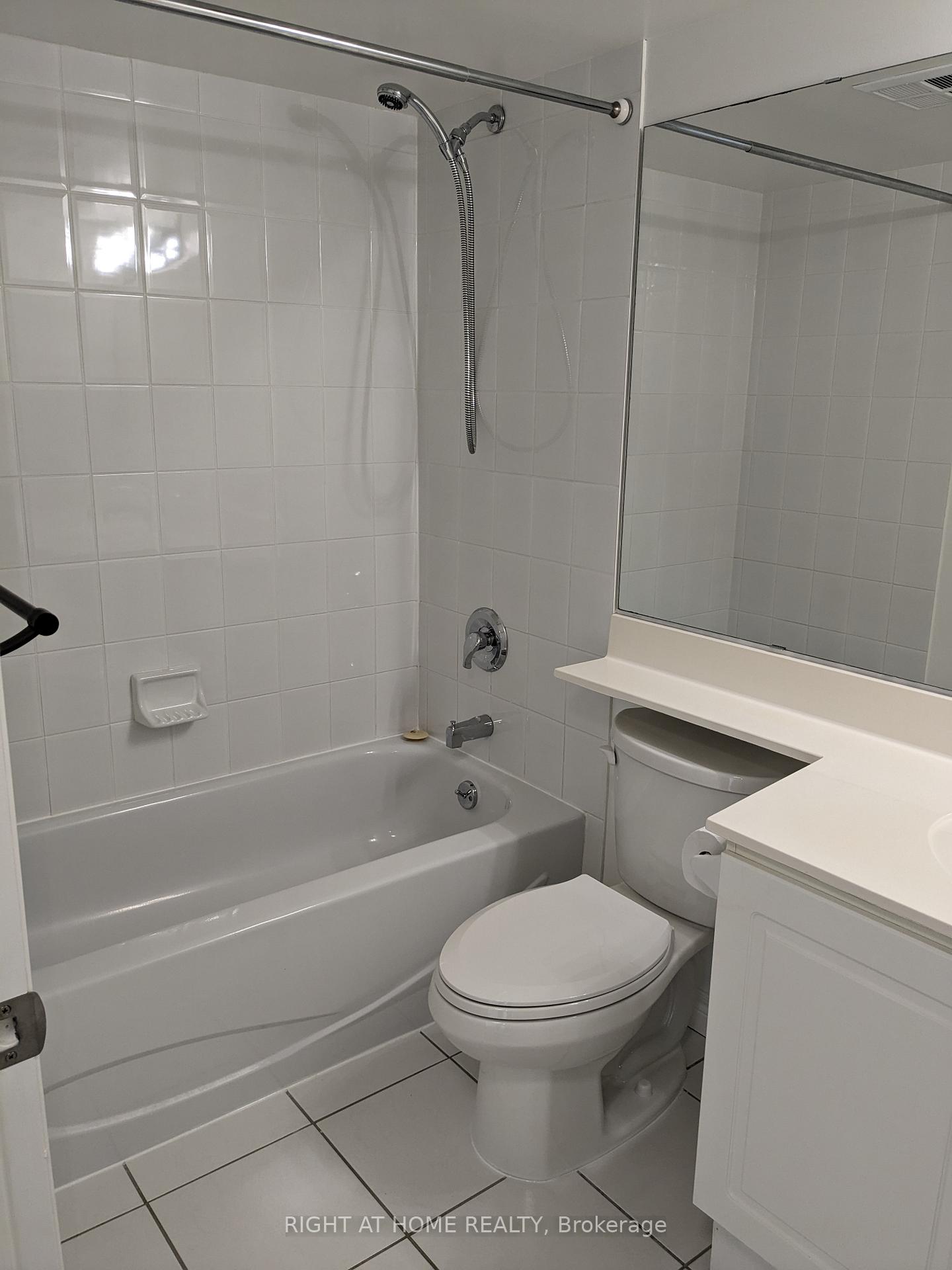Photo 17 of Unit #206, 399 South Park Road, Markham, Commerce Valley — HOMEH
