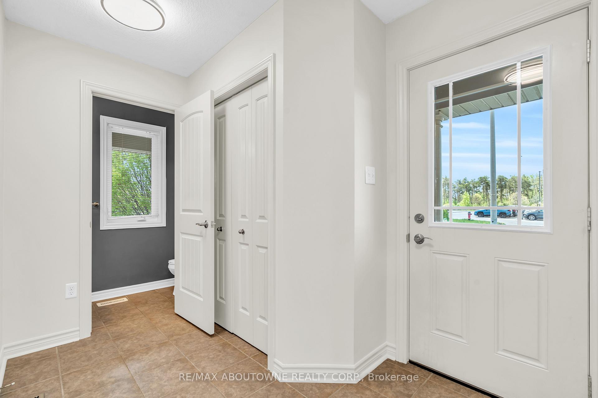 Photo 18 of 2 Lambeth Way, Guelph, Pineridge/Westminster Woods — HOMEH