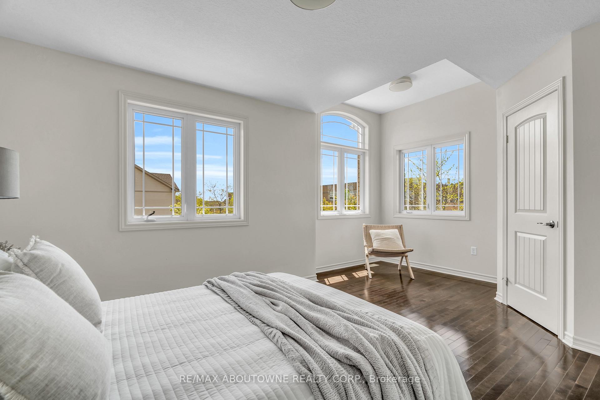 Photo 21 of 2 Lambeth Way, Guelph, Pineridge/Westminster Woods — HOMEH