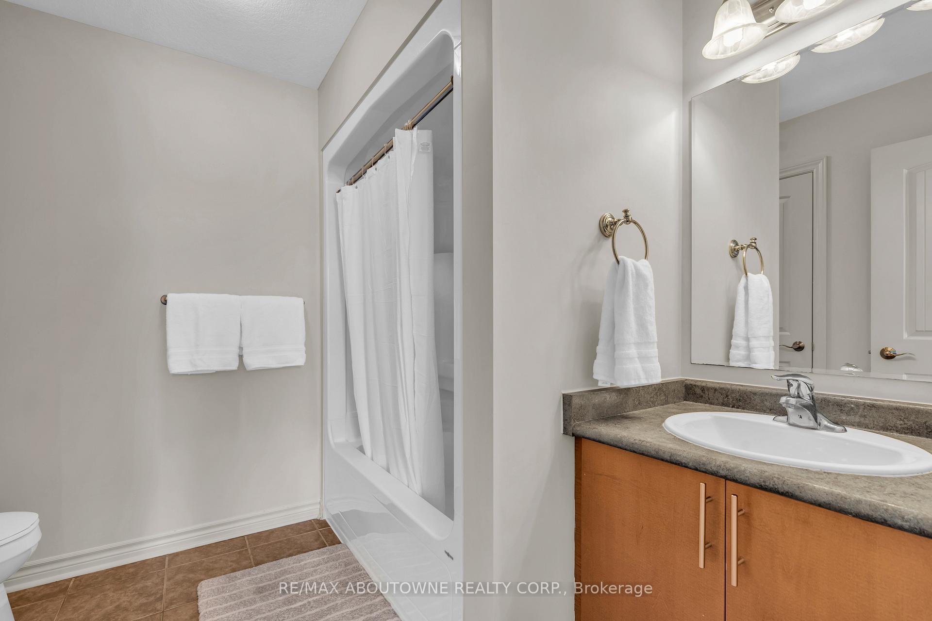 Photo 23 of 2 Lambeth Way, Guelph, Pineridge/Westminster Woods — HOMEH
