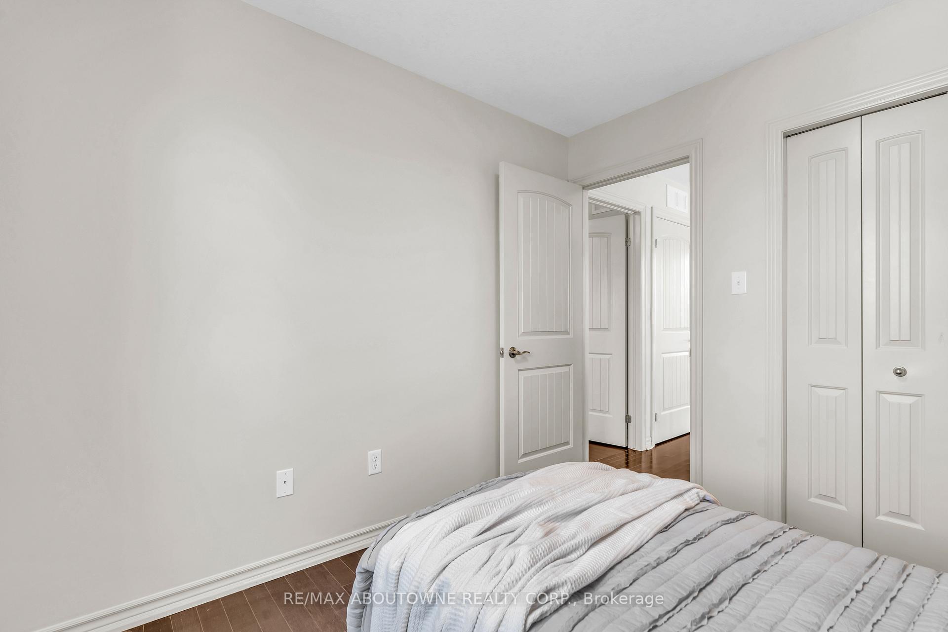 Photo 24 of 2 Lambeth Way, Guelph, Pineridge/Westminster Woods — HOMEH