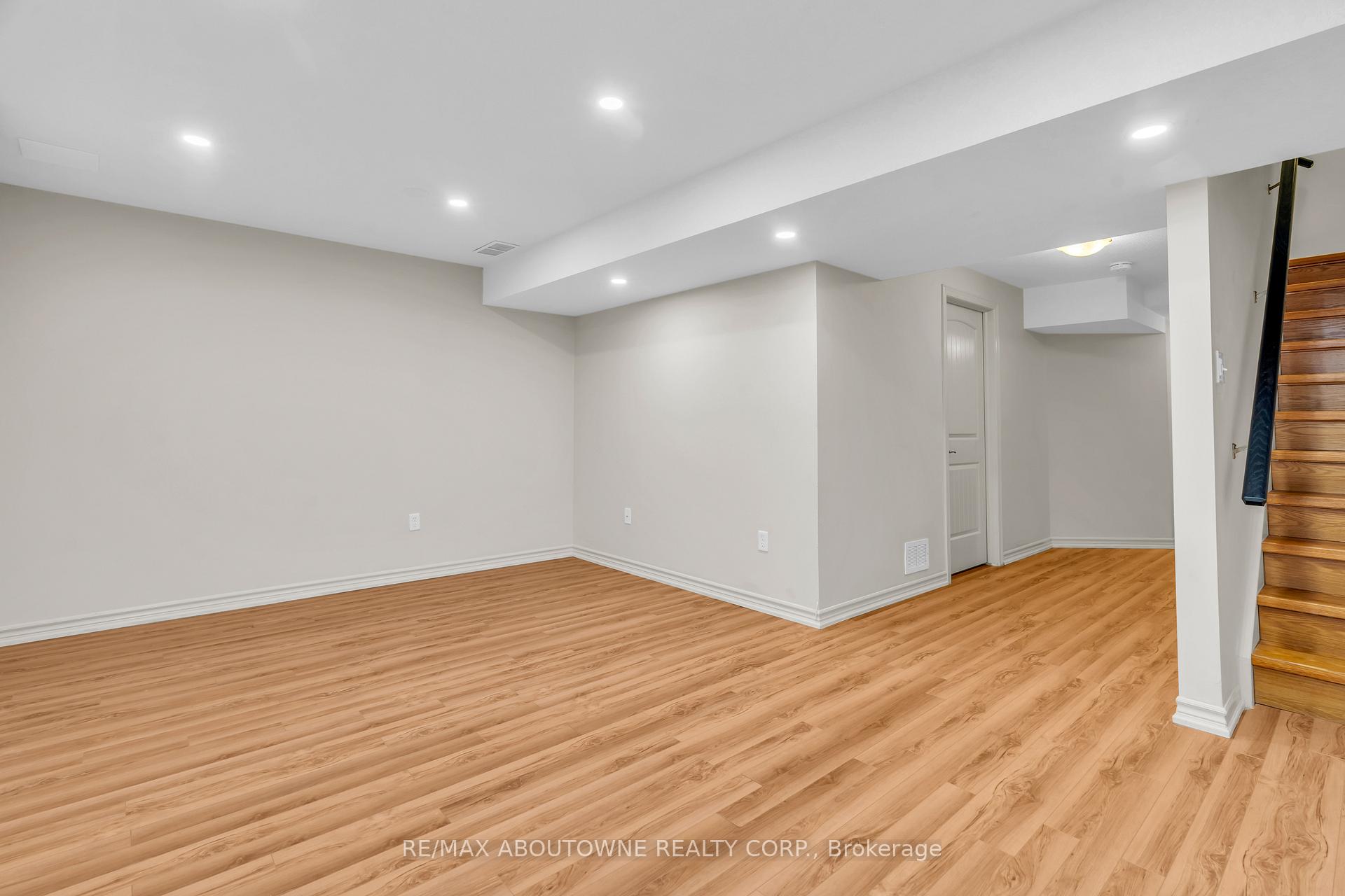 Photo 27 of 2 Lambeth Way, Guelph, Pineridge/Westminster Woods — HOMEH