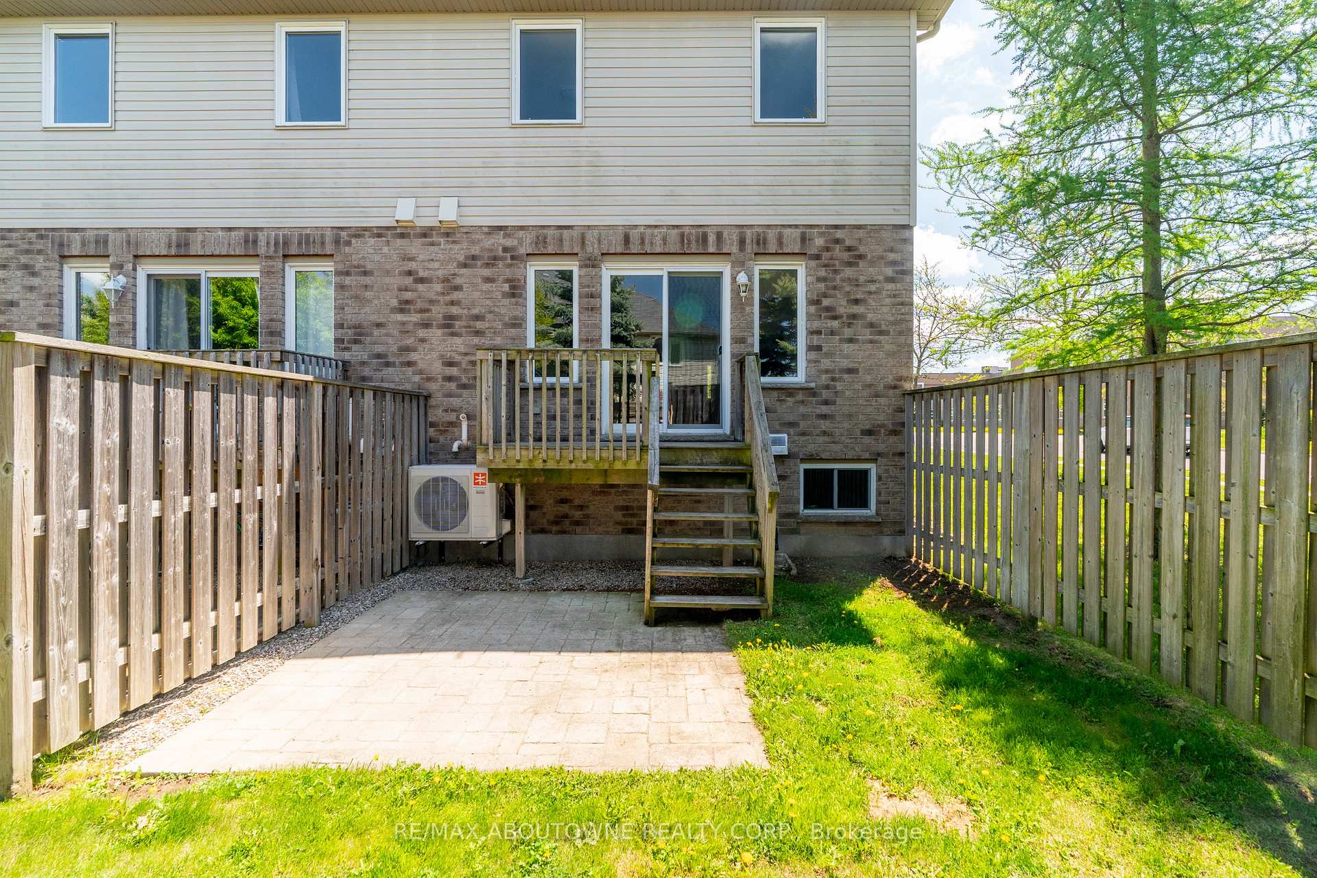 Photo 32 of 2 Lambeth Way, Guelph, Pineridge/Westminster Woods — HOMEH
