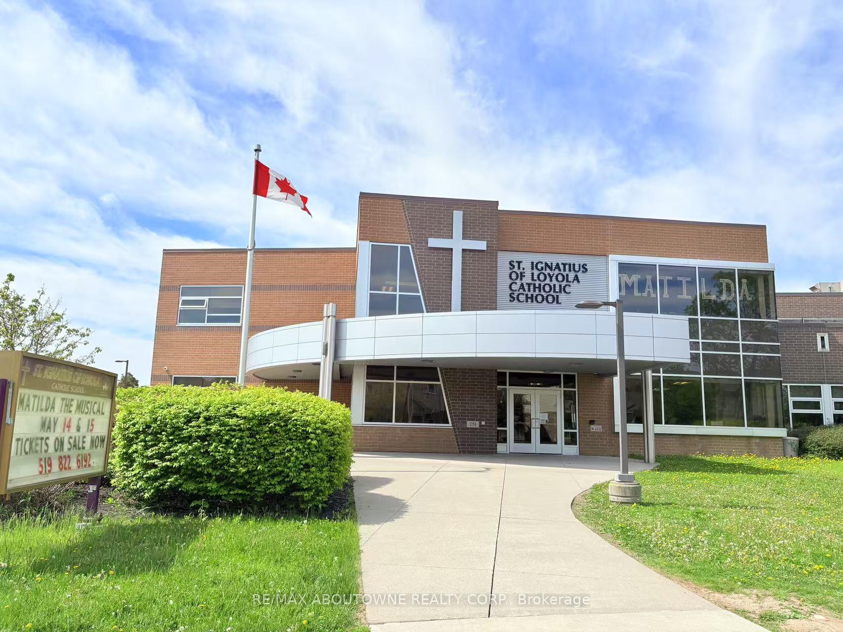 Photo 36 of 2 Lambeth Way, Guelph, Pineridge/Westminster Woods — HOMEH