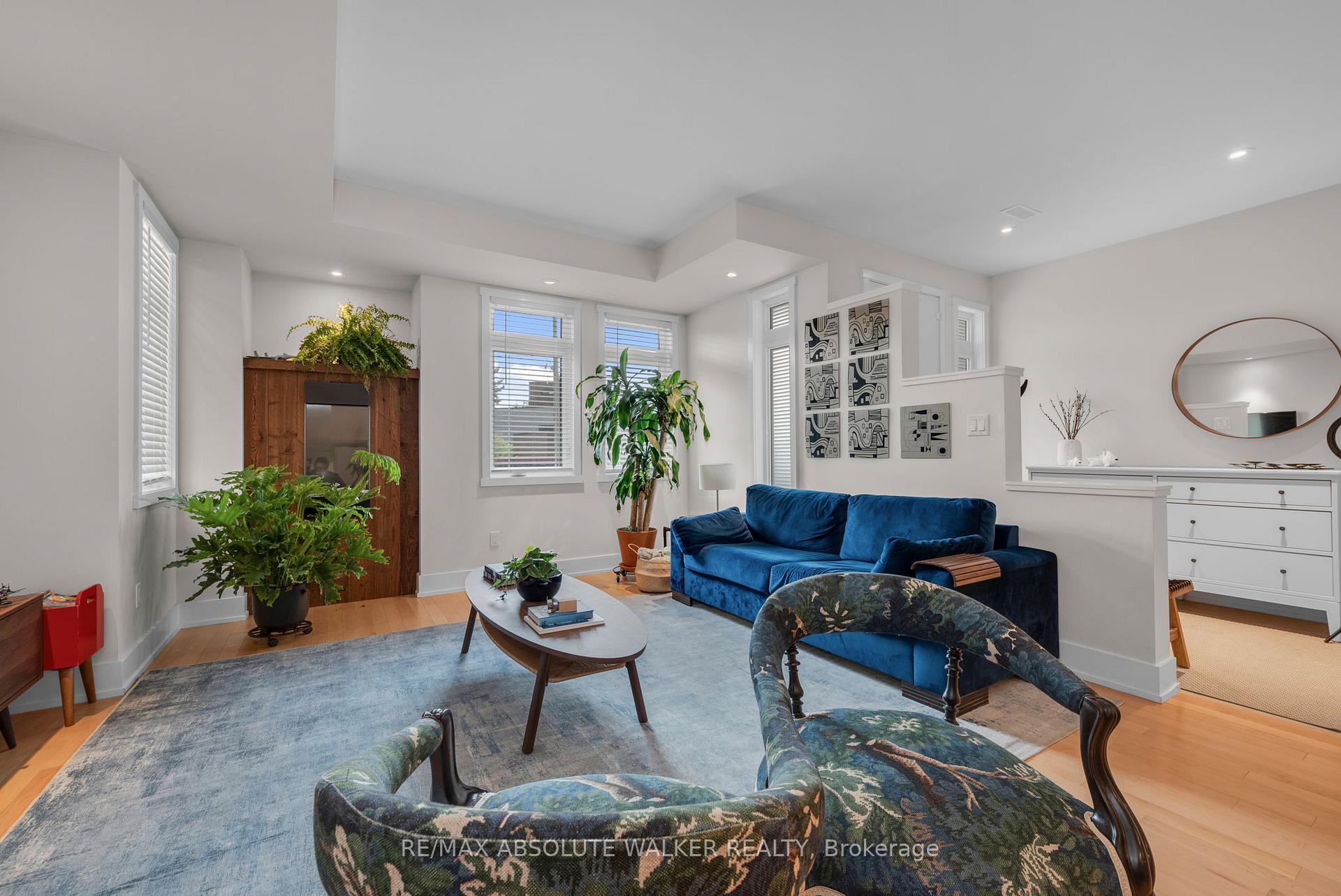 Photo 4 of 285 Kirchoffer Avenue, Ottawa, Westboro West — HOMEH