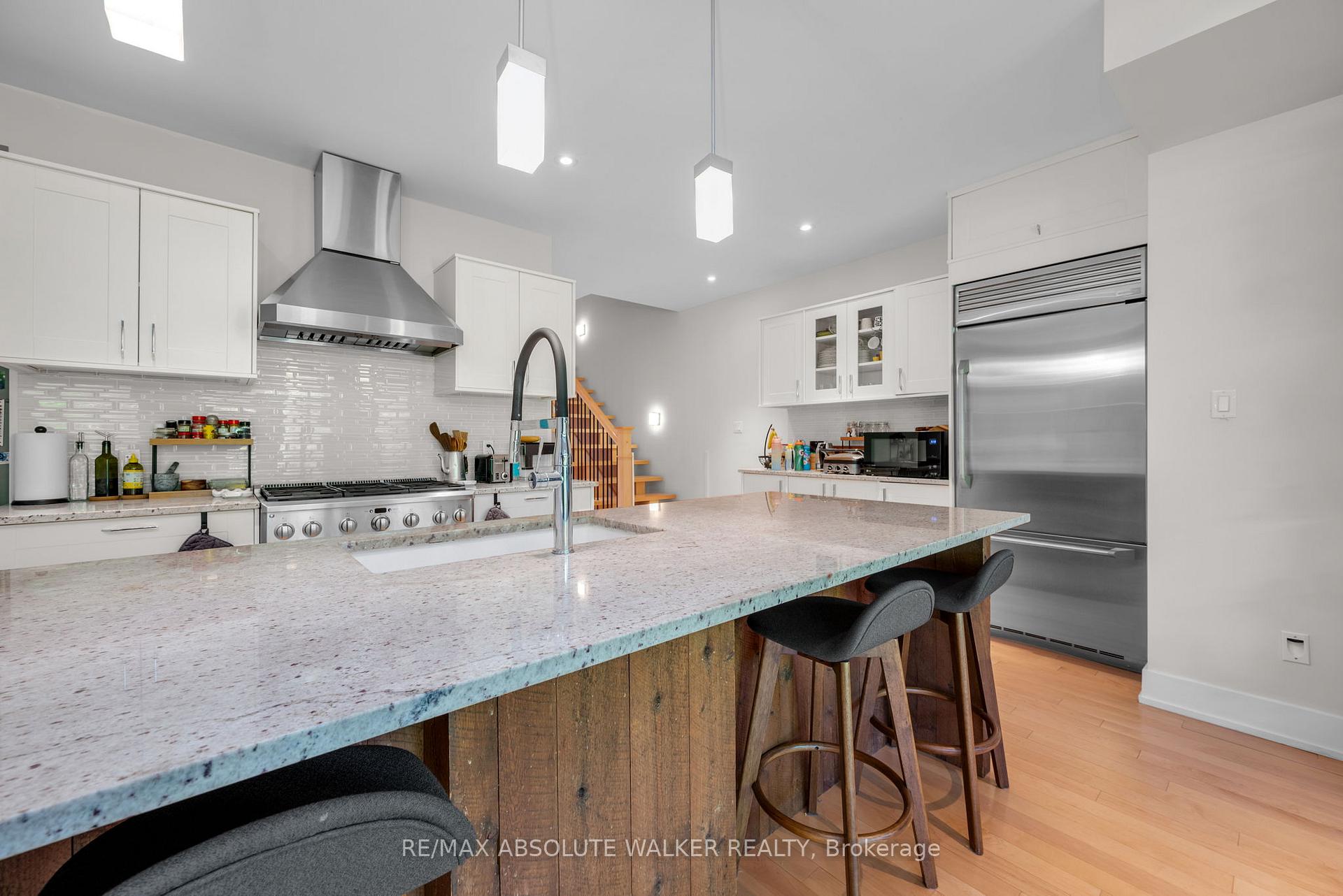 Photo 14 of 285 Kirchoffer Avenue, Ottawa, Westboro West — HOMEH