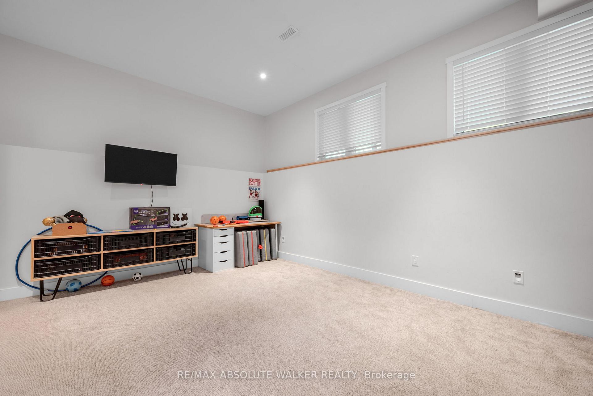 Photo 38 of 285 Kirchoffer Avenue, Ottawa, Westboro West — HOMEH
