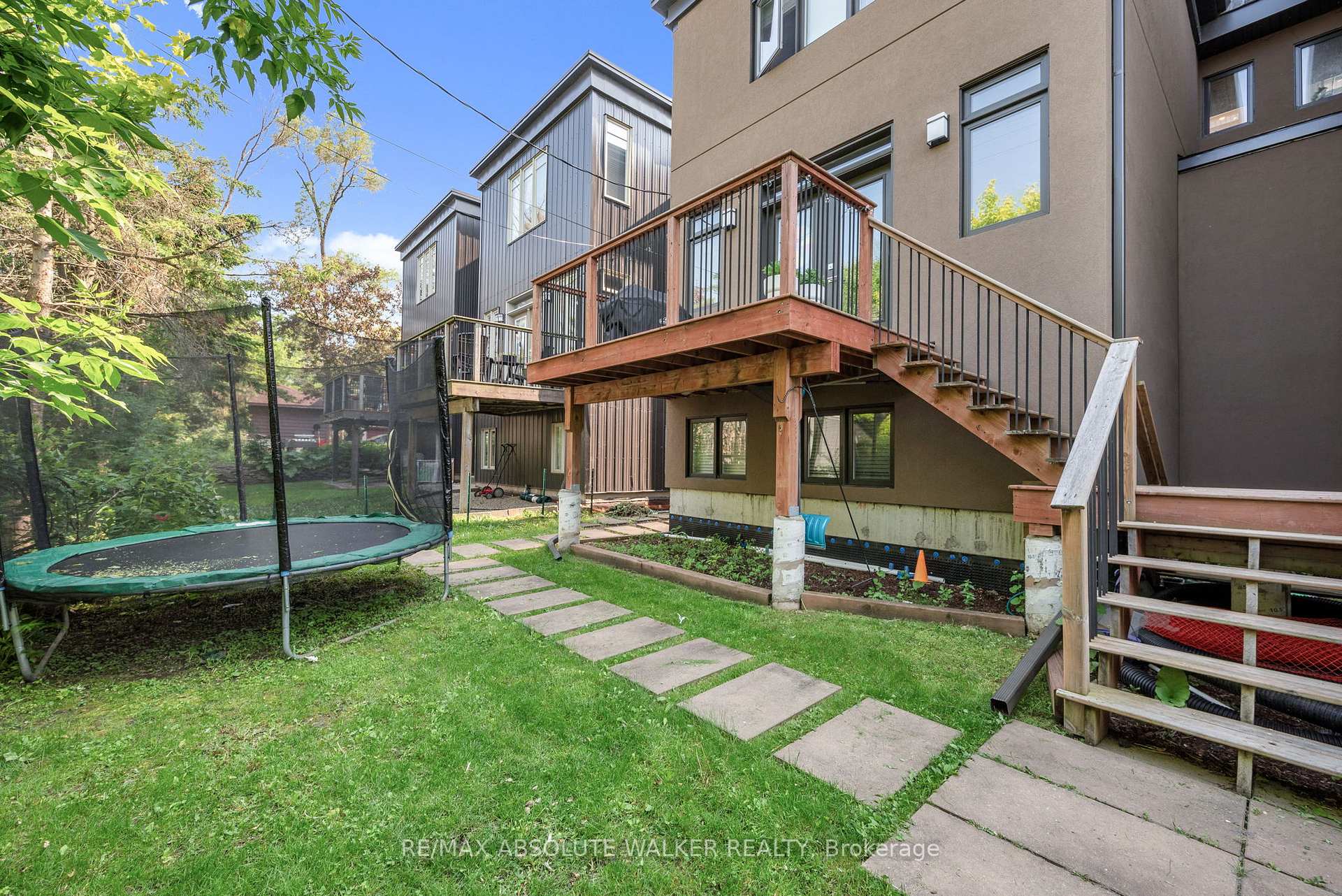Photo 42 of 285 Kirchoffer Avenue, Ottawa, Westboro West — HOMEH