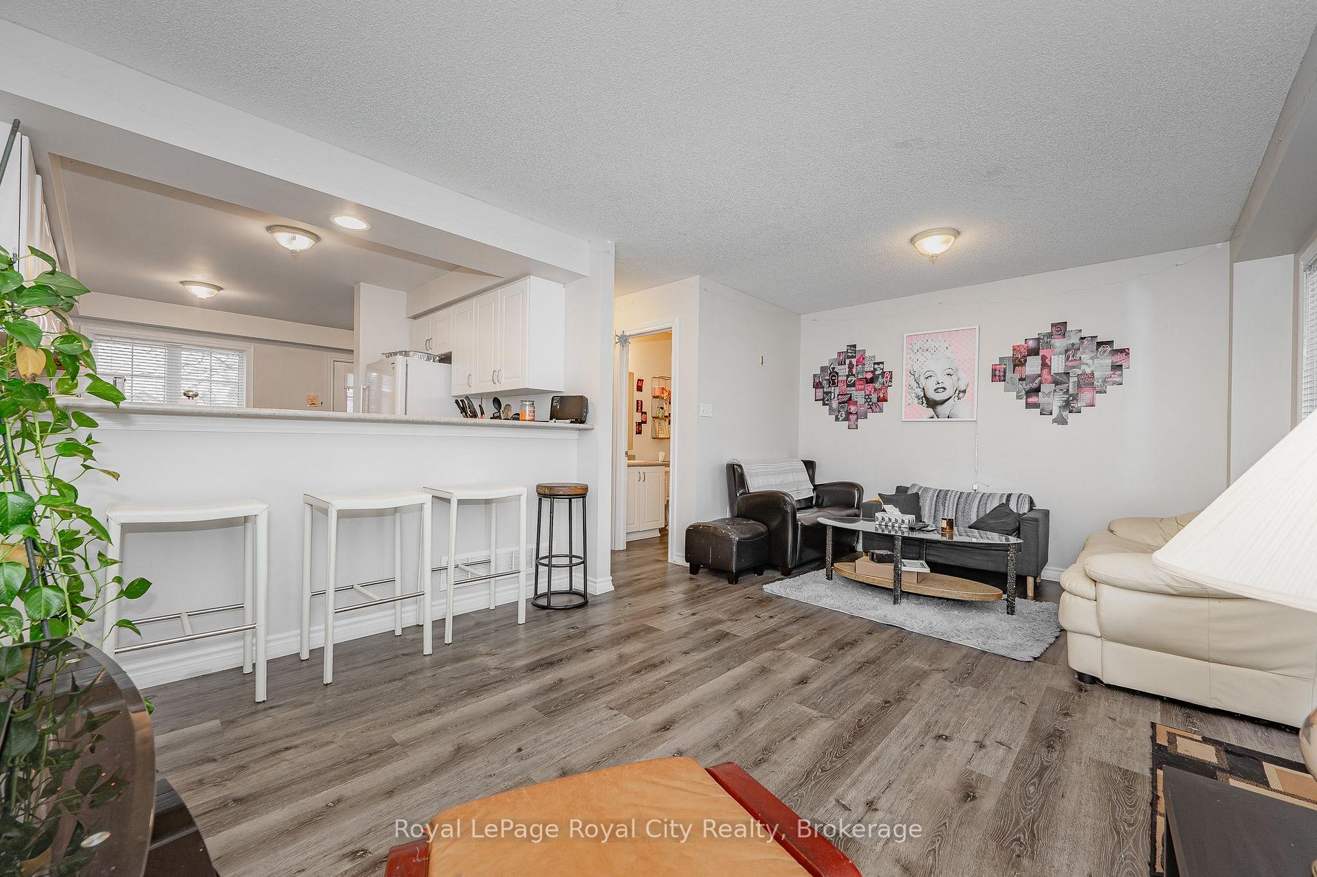 Photo 4 of Unit 17, 1417 Gordon Street, Guelph, Clairfields/Hanlon Business Park — HOMEH