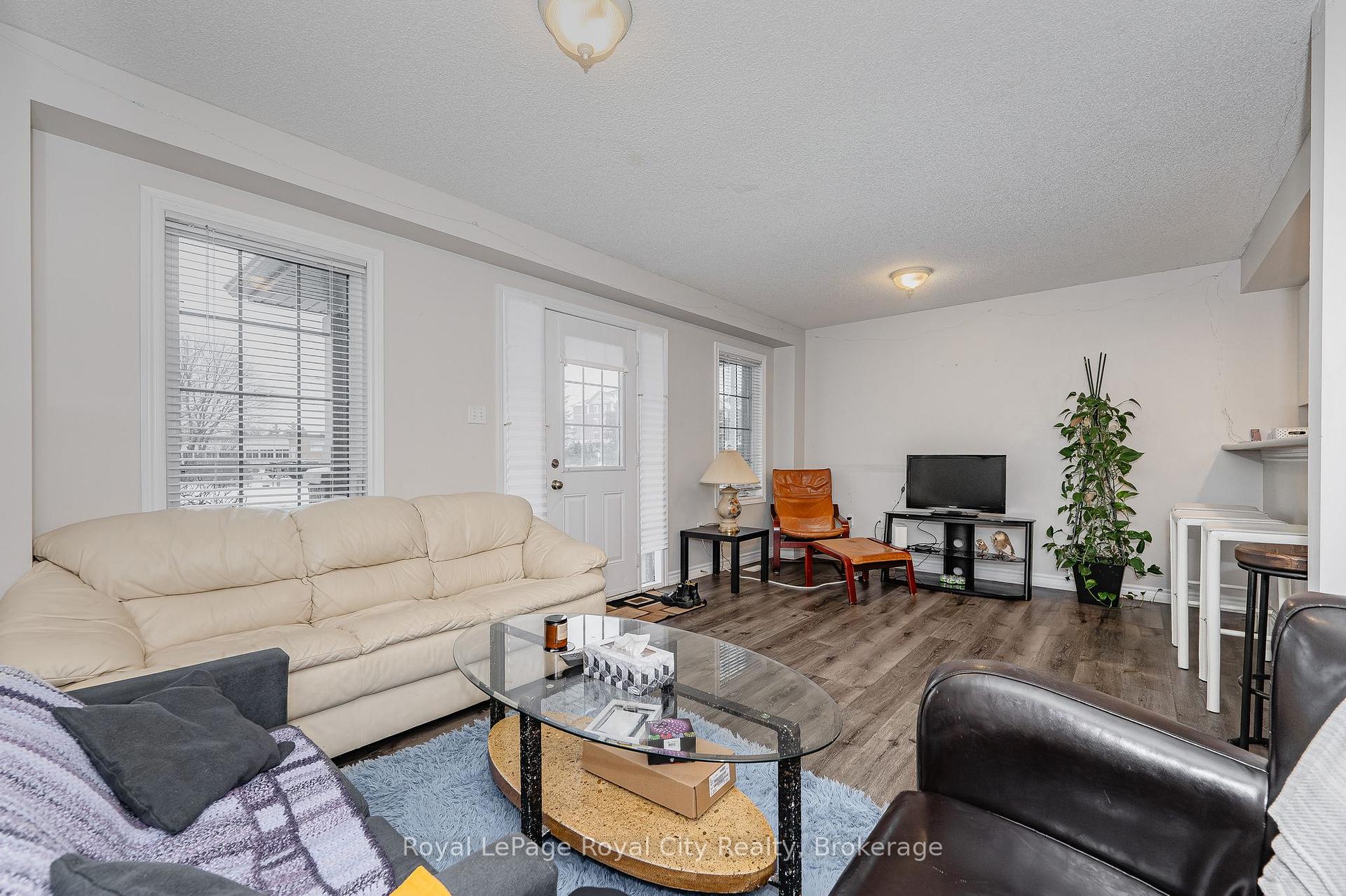 Photo 5 of Unit 17, 1417 Gordon Street, Guelph, Clairfields/Hanlon Business Park — HOMEH