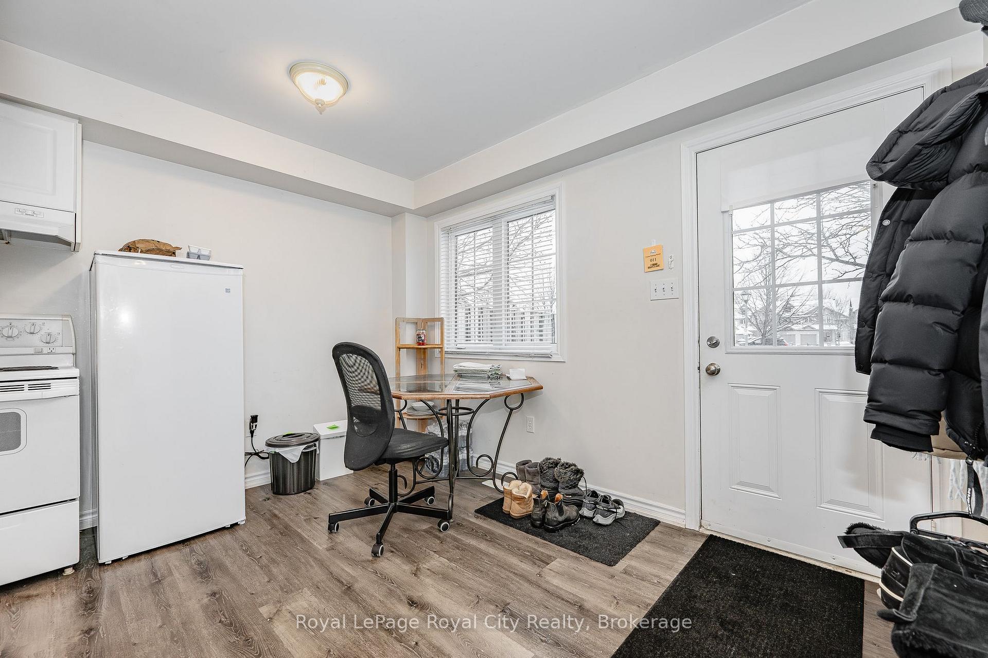 Photo 10 of Unit 17, 1417 Gordon Street, Guelph, Clairfields/Hanlon Business Park — HOMEH