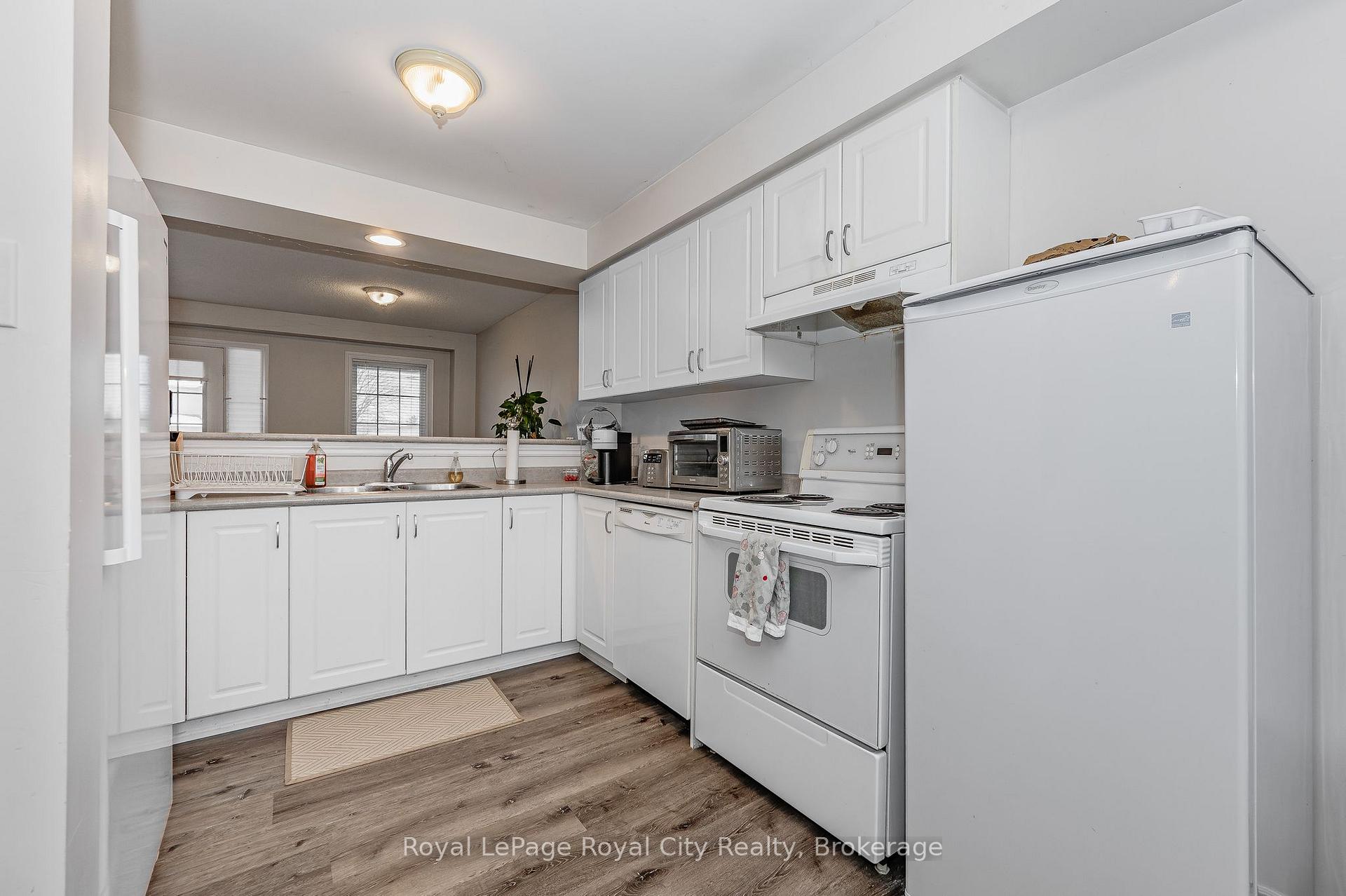 Photo 13 of Unit 17, 1417 Gordon Street, Guelph, Clairfields/Hanlon Business Park — HOMEH
