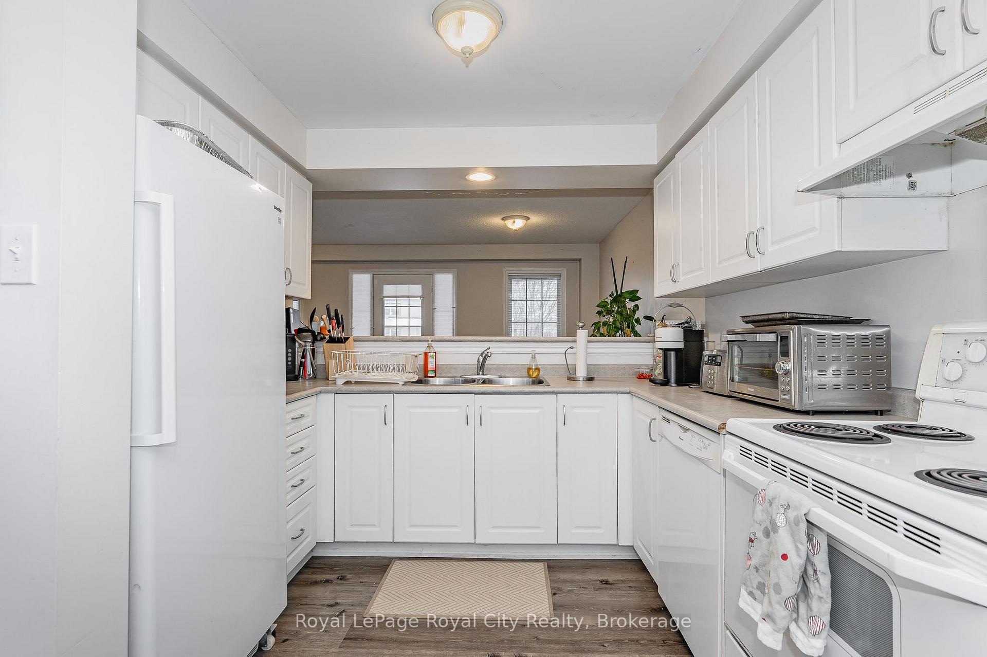 Photo 15 of Unit 17, 1417 Gordon Street, Guelph, Clairfields/Hanlon Business Park — HOMEH