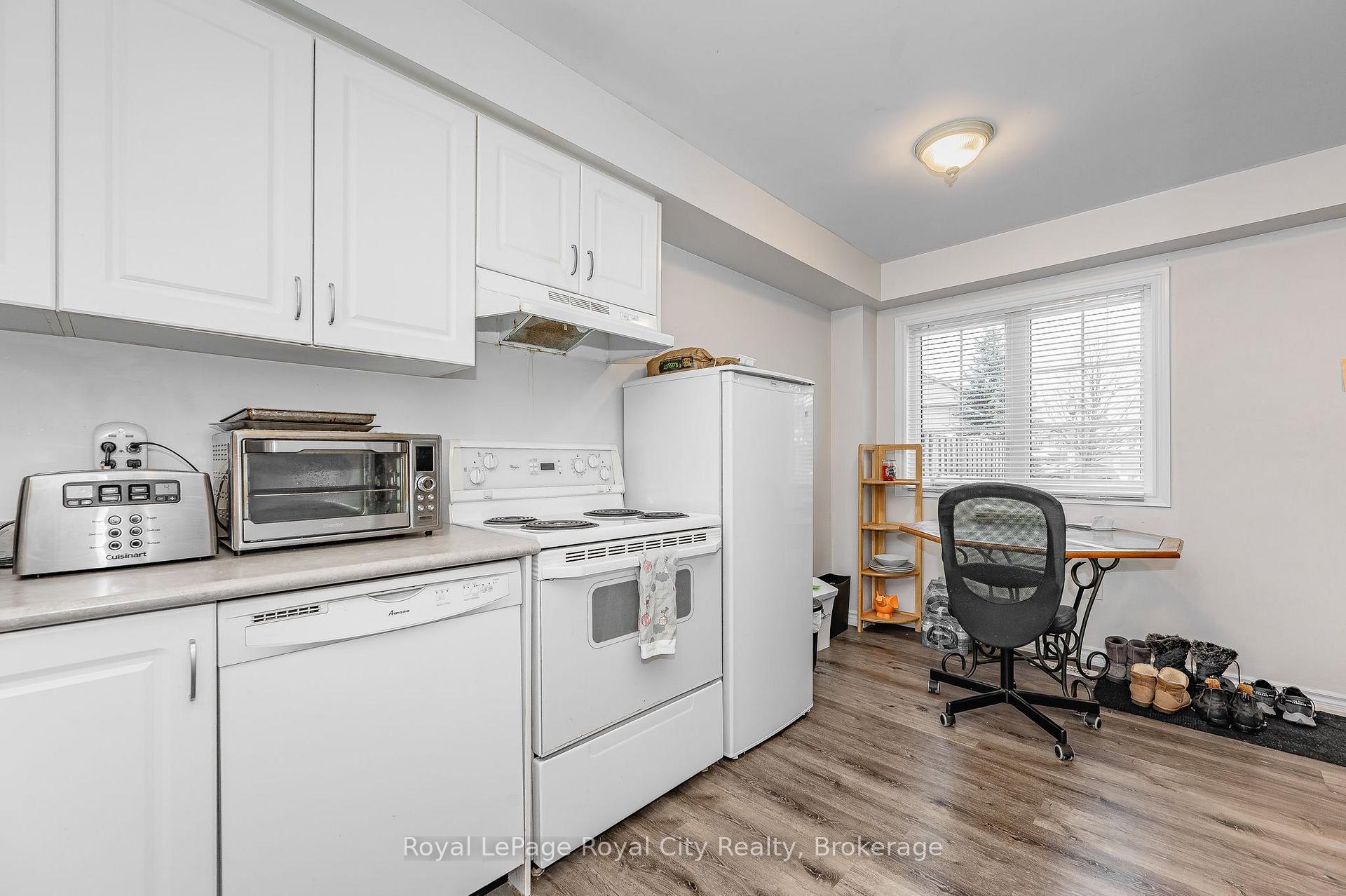 Photo 16 of Unit 17, 1417 Gordon Street, Guelph, Clairfields/Hanlon Business Park — HOMEH
