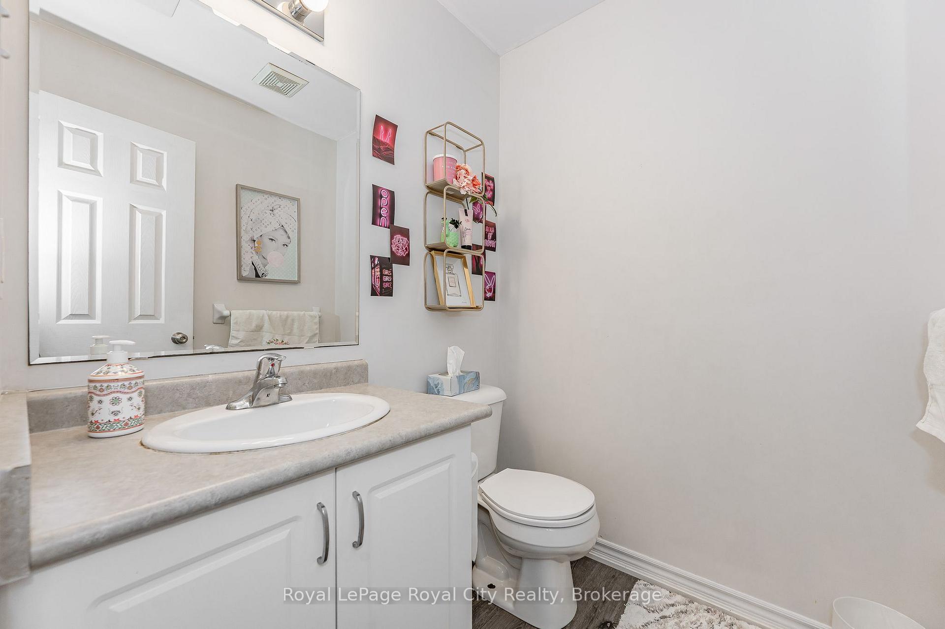 Photo 19 of Unit 17, 1417 Gordon Street, Guelph, Clairfields/Hanlon Business Park — HOMEH