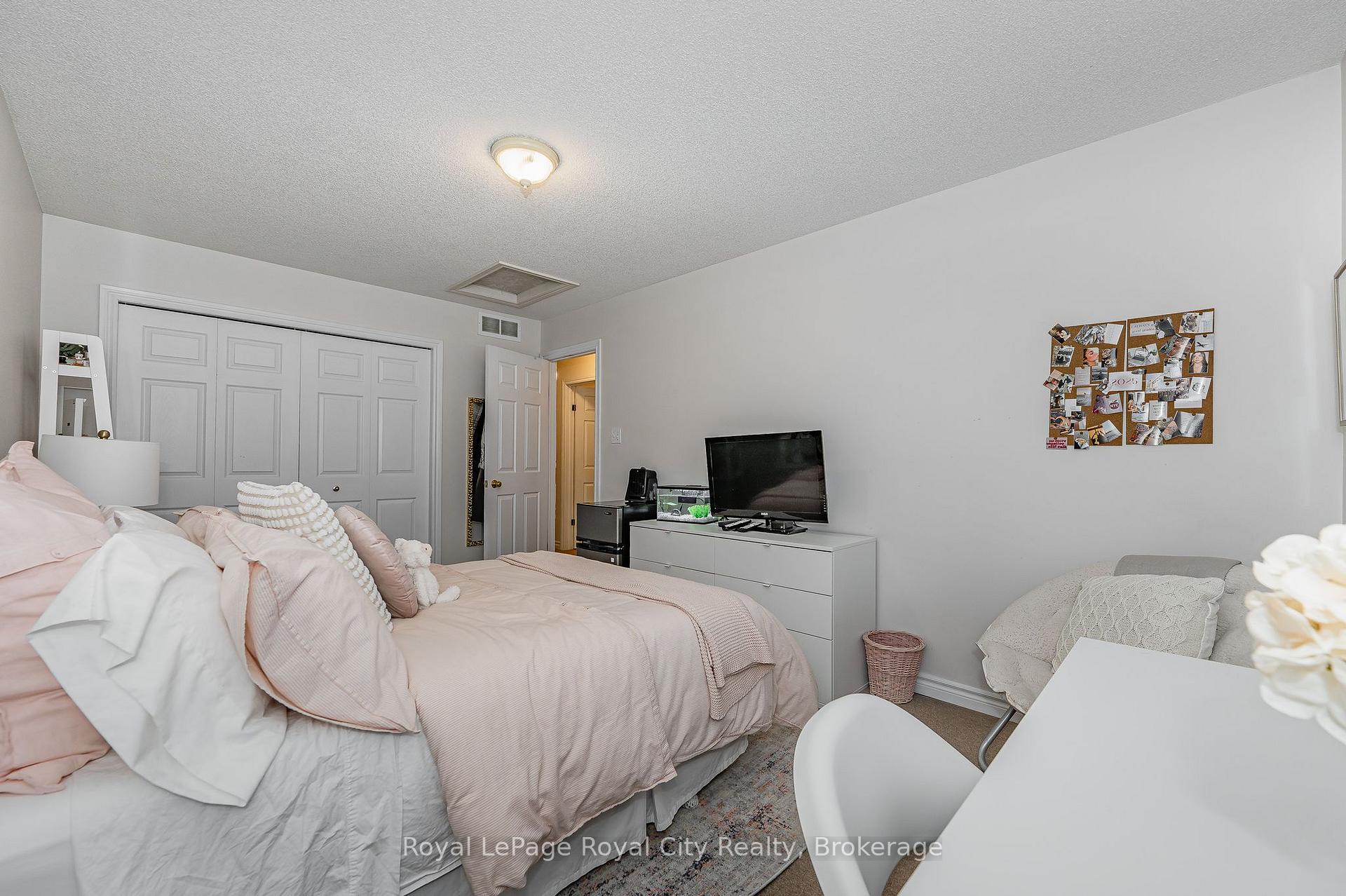Photo 21 of Unit 17, 1417 Gordon Street, Guelph, Clairfields/Hanlon Business Park — HOMEH