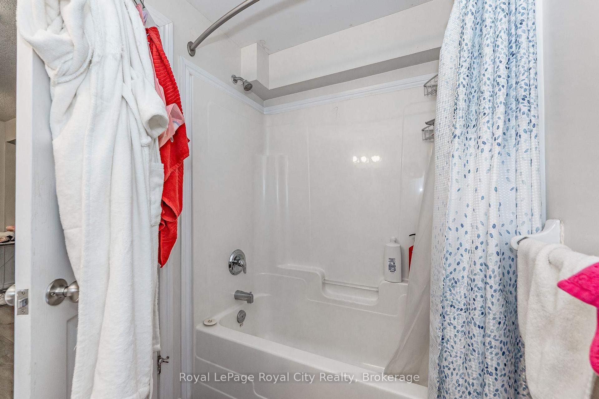 Photo 32 of Unit 17, 1417 Gordon Street, Guelph, Clairfields/Hanlon Business Park — HOMEH