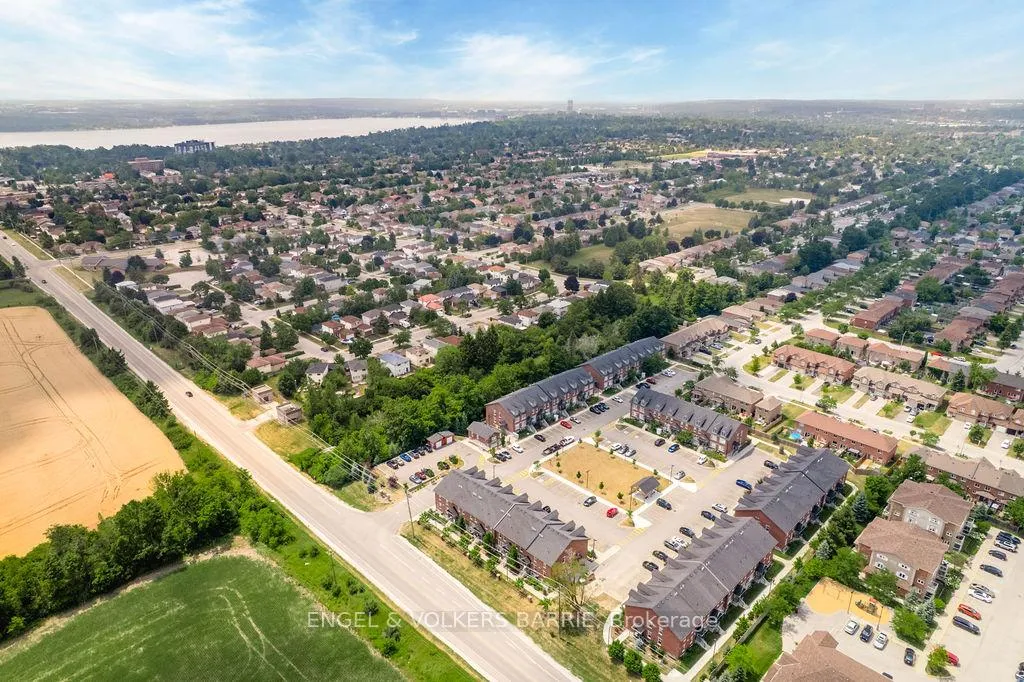 Photo 16 of Unit 6, 246 Penetanguishene Road, Barrie, Georgian Drive — HOMEH