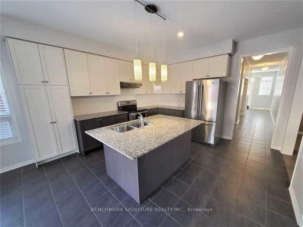 Photo 3 of 10 William Fair Drive, Clarington, Bowmanville — HOMEH