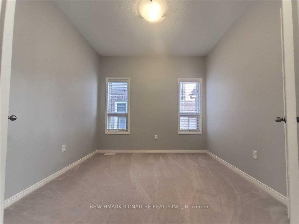 Photo 5 of 10 William Fair Drive, Clarington, Bowmanville — HOMEH