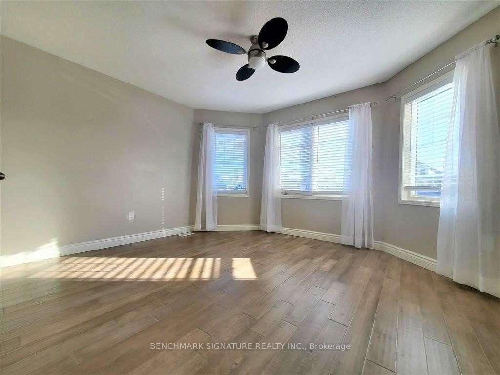 Photo 11 of 10 William Fair Drive, Clarington, Bowmanville — HOMEH