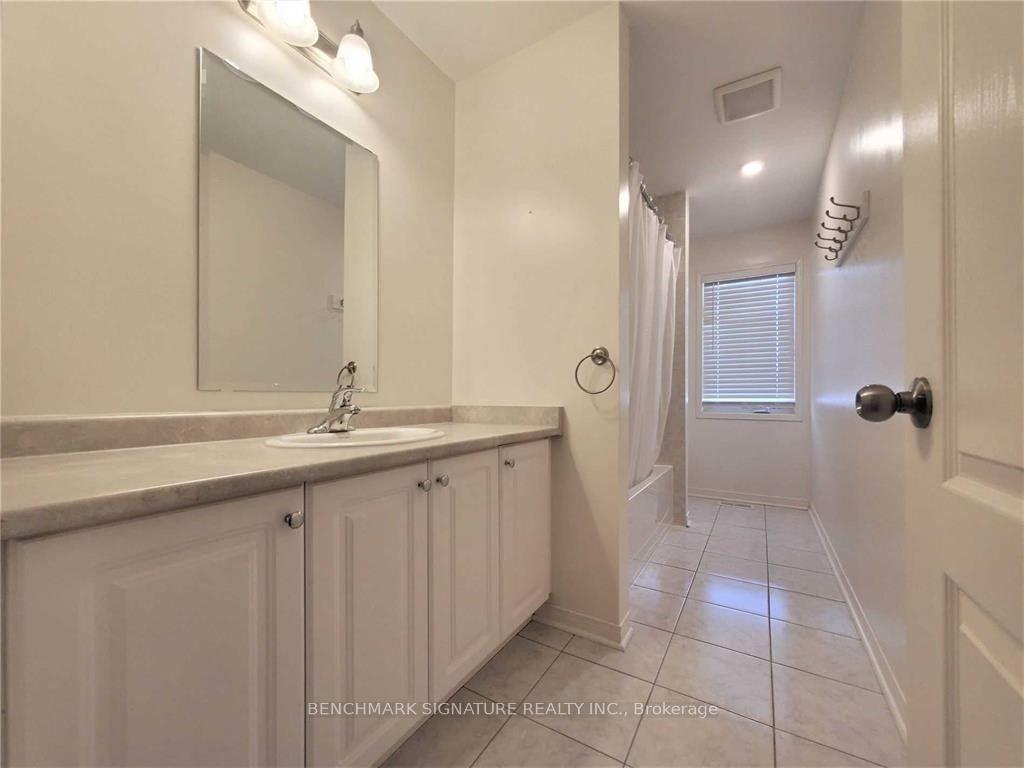 Photo 14 of 10 William Fair Drive, Clarington, Bowmanville — HOMEH
