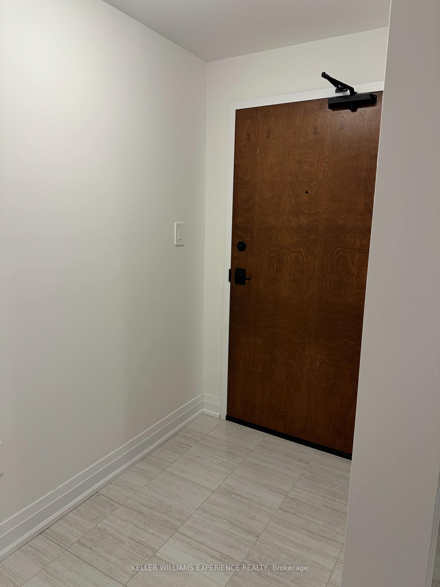 Photo 3 of Unit #406, 15 Kneeshaw Drive, Barrie, Rural Barrie Southeast — HOMEH