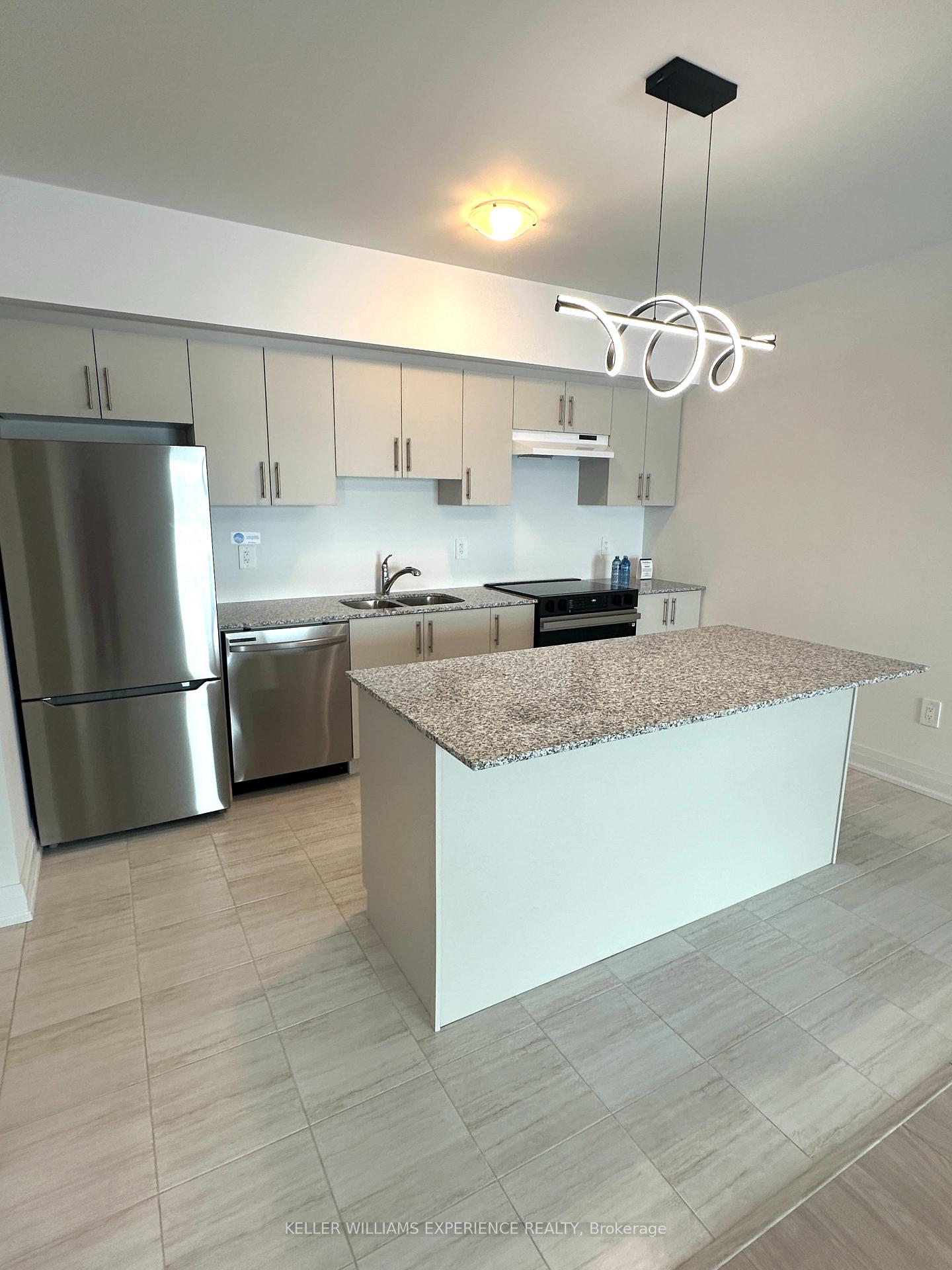 Photo 4 of Unit #406, 15 Kneeshaw Drive, Barrie, Rural Barrie Southeast — HOMEH