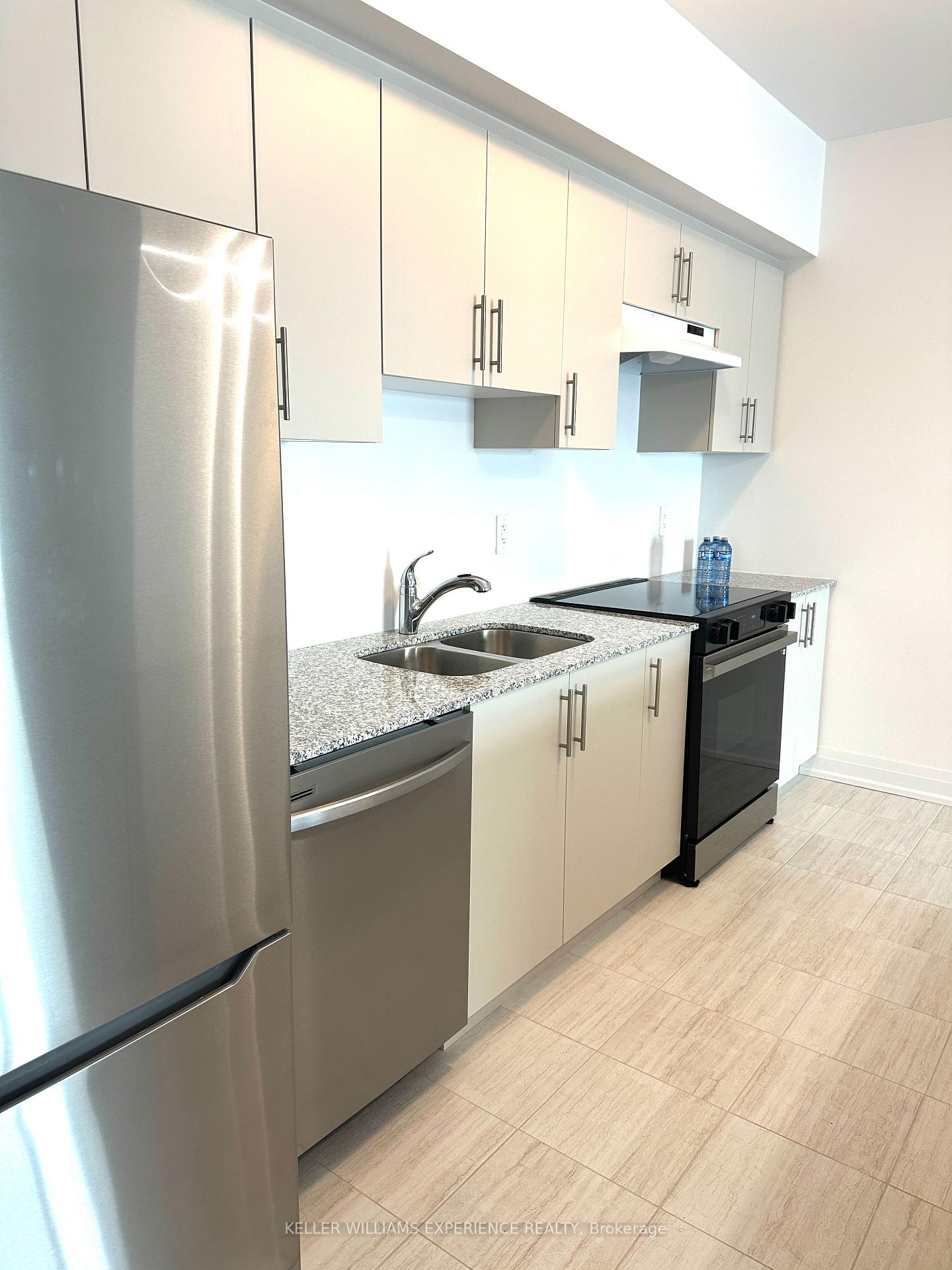 Photo 6 of Unit #406, 15 Kneeshaw Drive, Barrie, Rural Barrie Southeast — HOMEH