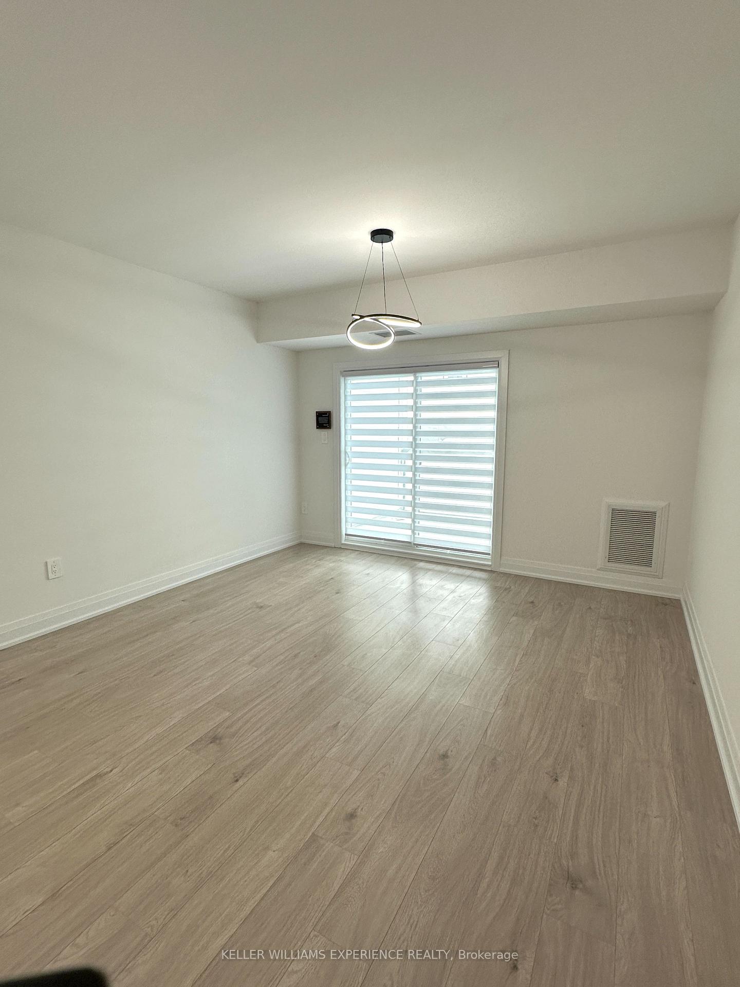 Photo 14 of Unit #406, 15 Kneeshaw Drive, Barrie, Rural Barrie Southeast — HOMEH