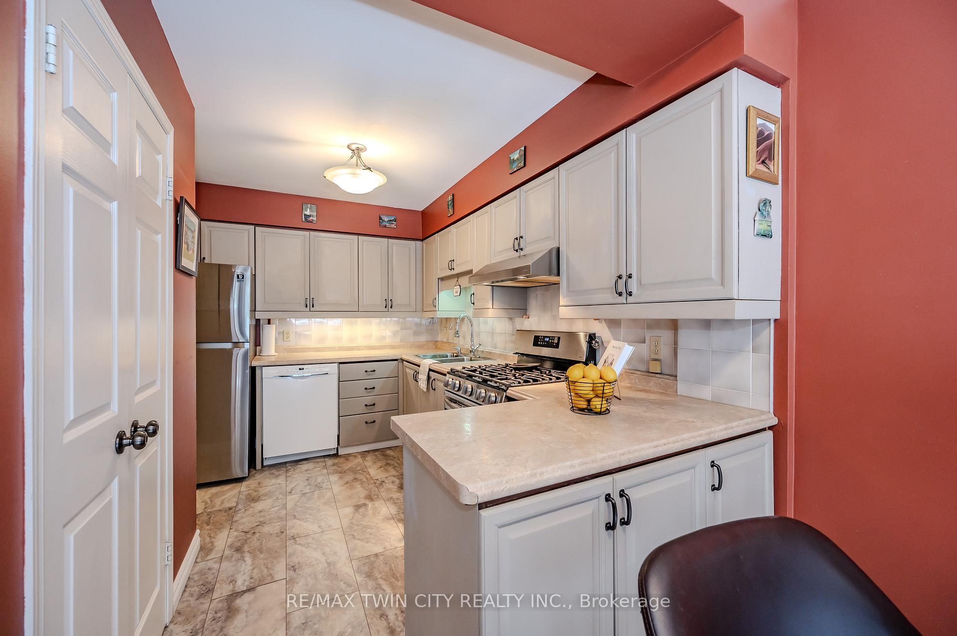 Photo 13 of Unit 13, 523 Beechwood Drive, Waterloo — HOMEH