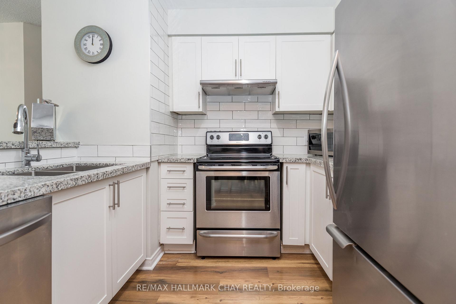 Photo 7 of Unit 1003, 150 Dunlop Street E, Barrie, City Centre — HOMEH