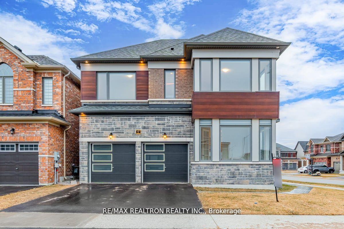 Photo 2 of 47 Alnwick Street, Barrie, Rural Barrie Southeast — HOMEH